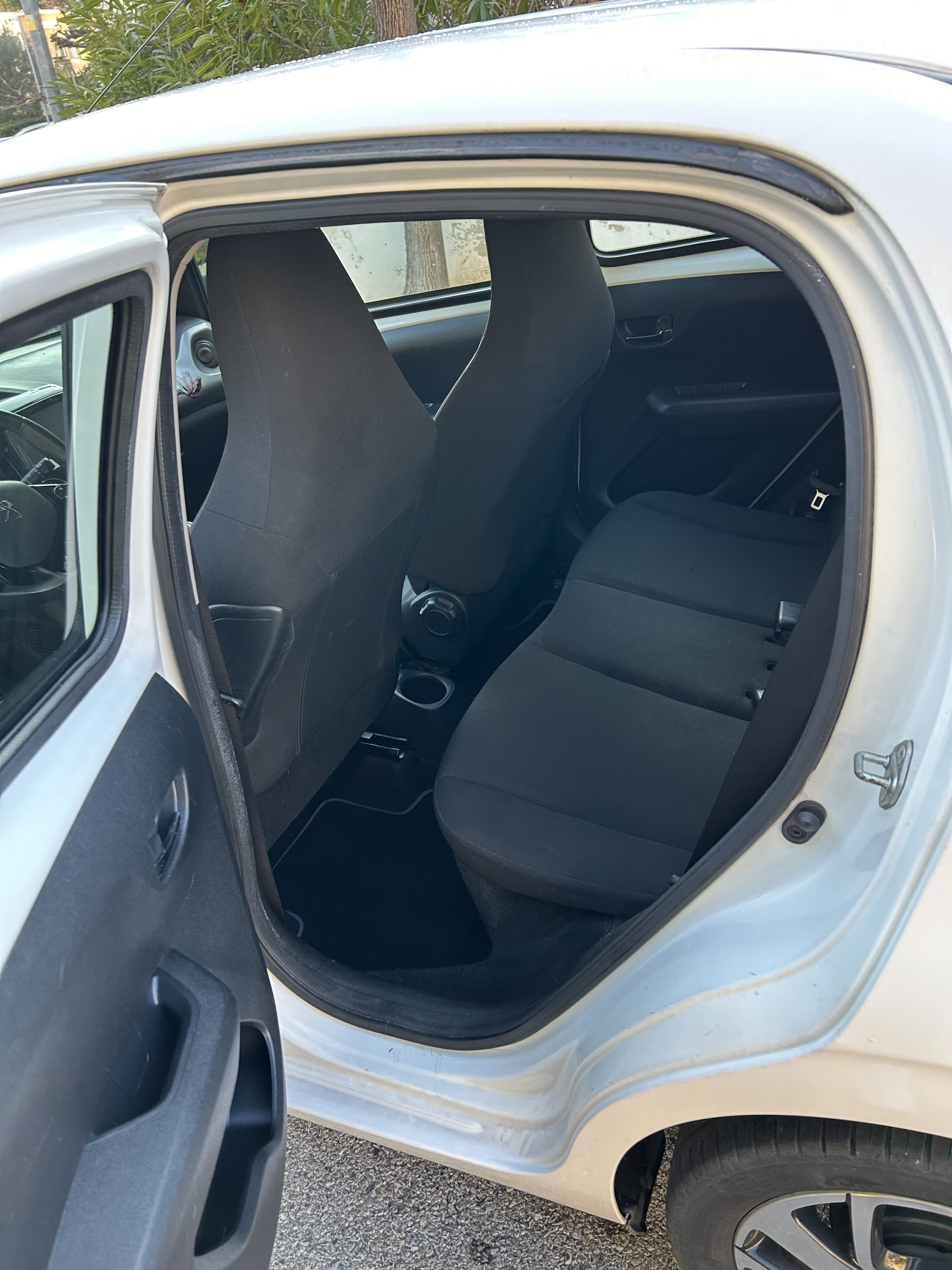 Peugeot 108 avec Siège bébé