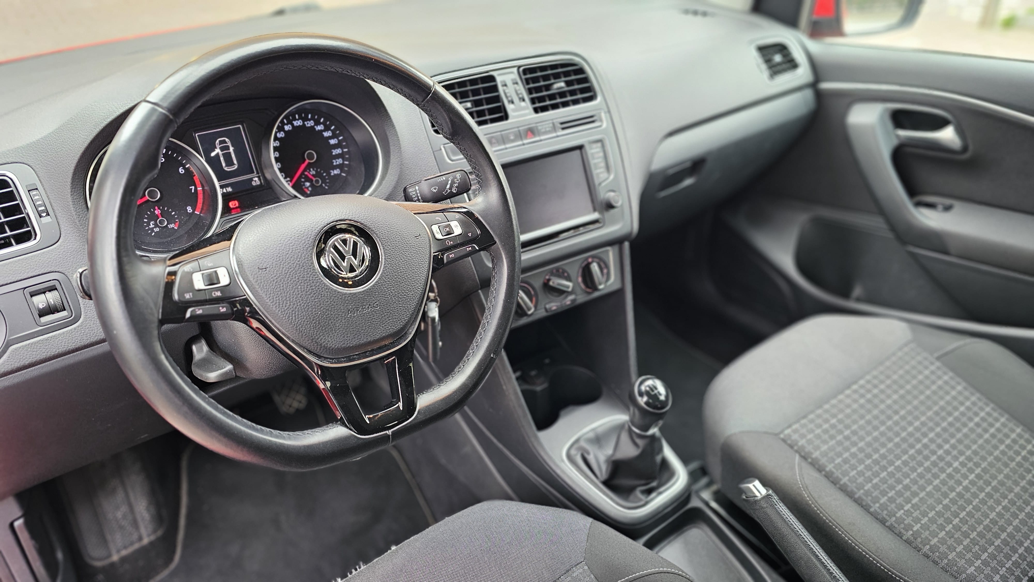 Volkswagen Polo TSI Red JRP con Audio Bluetooth