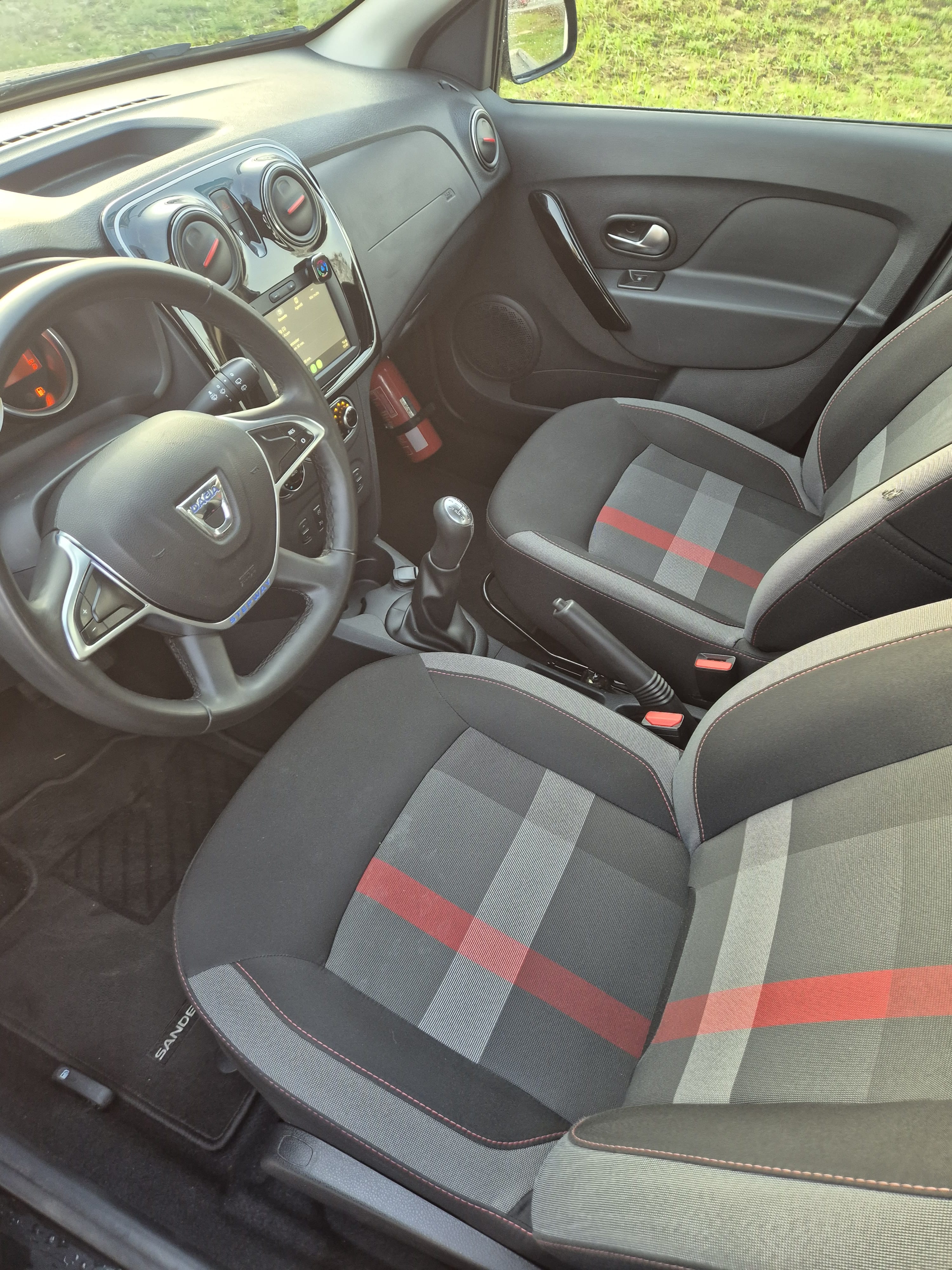 Dacia Sandero Stepway avec Entrée audio / iPod