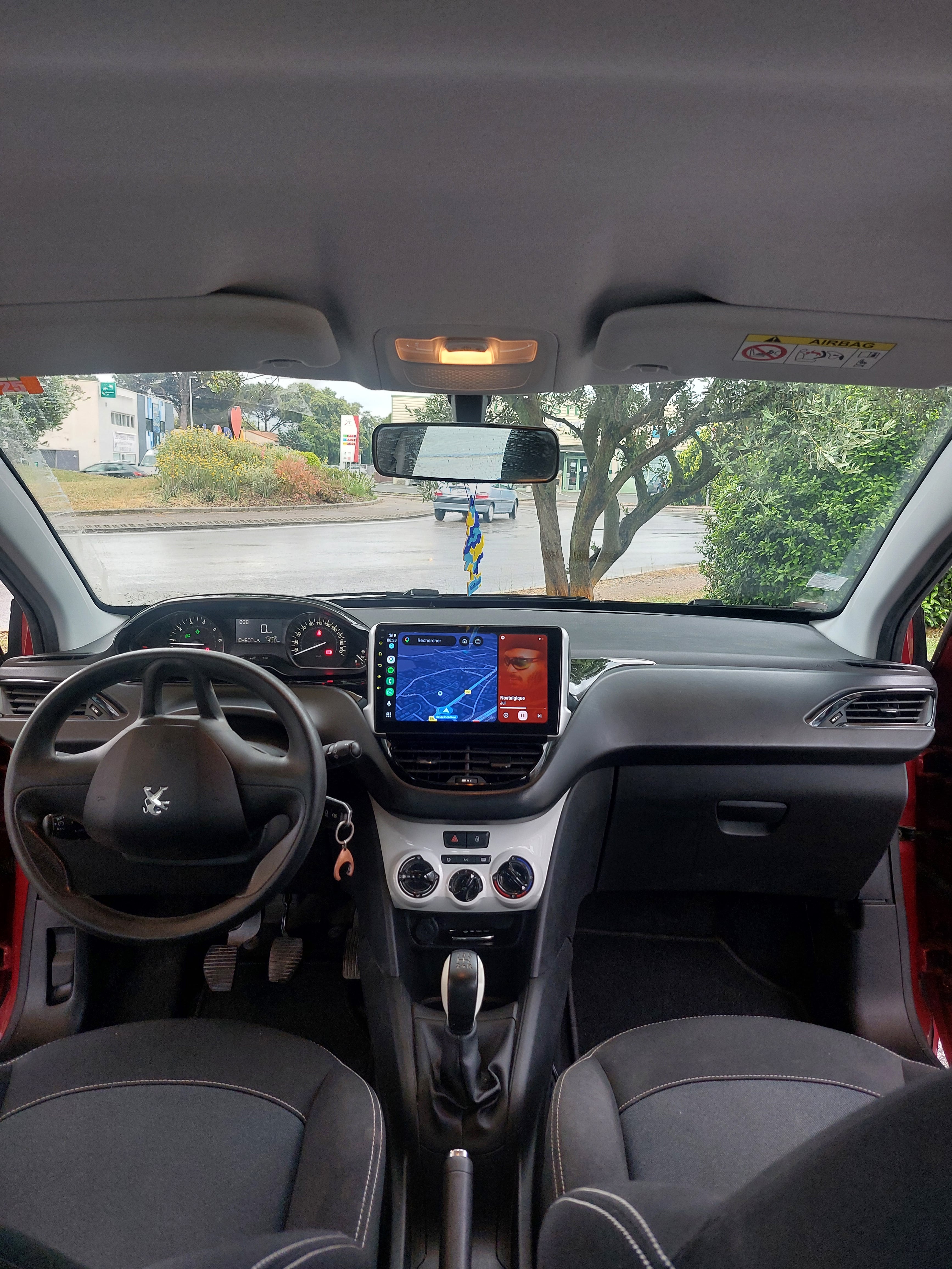Peugeot 208 avec GPS