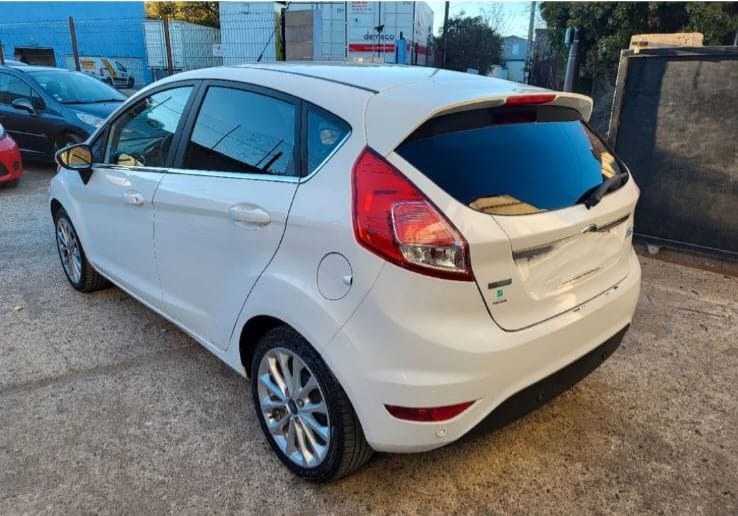 Ford Fiesta avec Climatisation