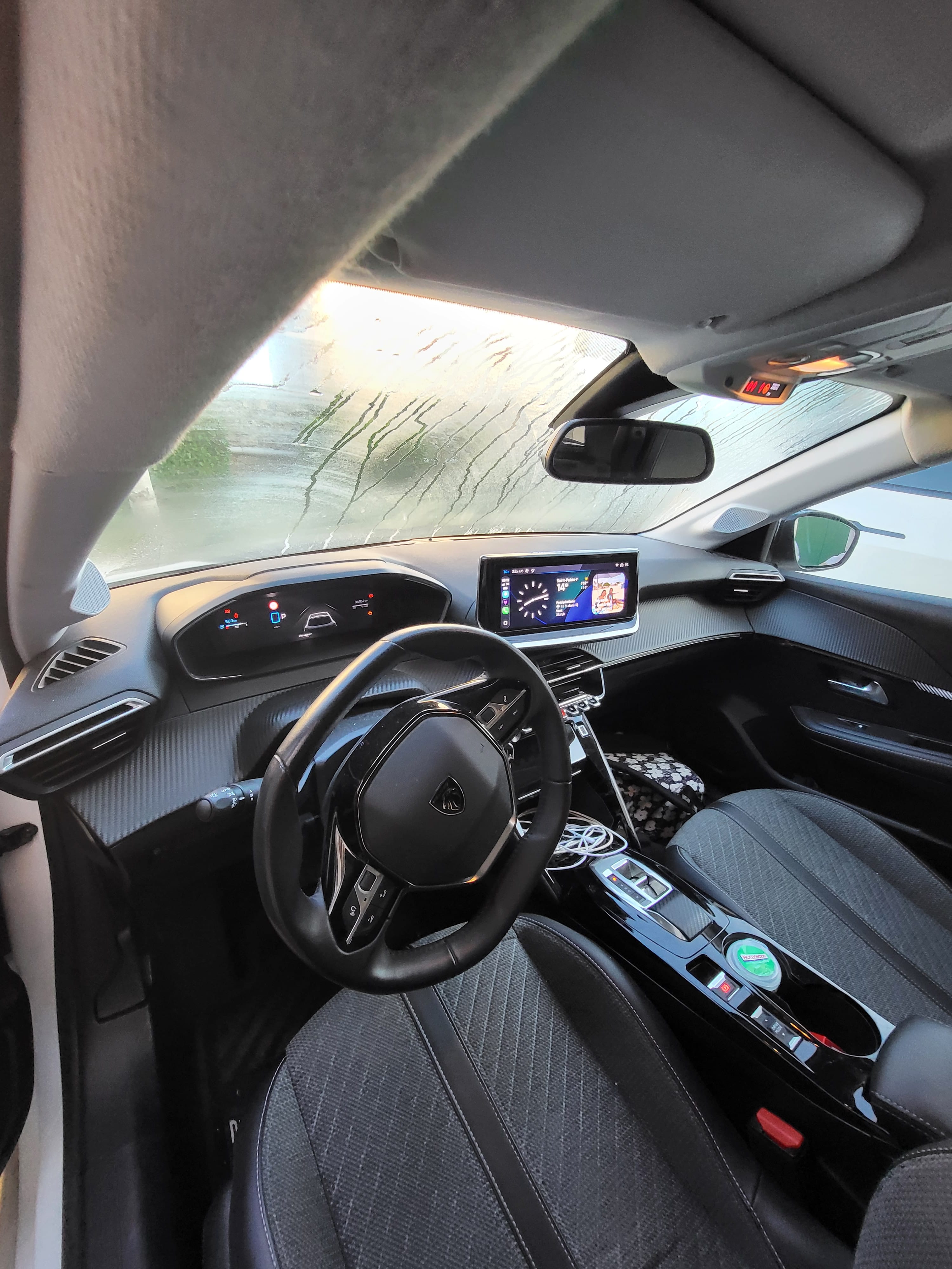 Peugeot 208 Hybrid avec Régulateur de vitesse