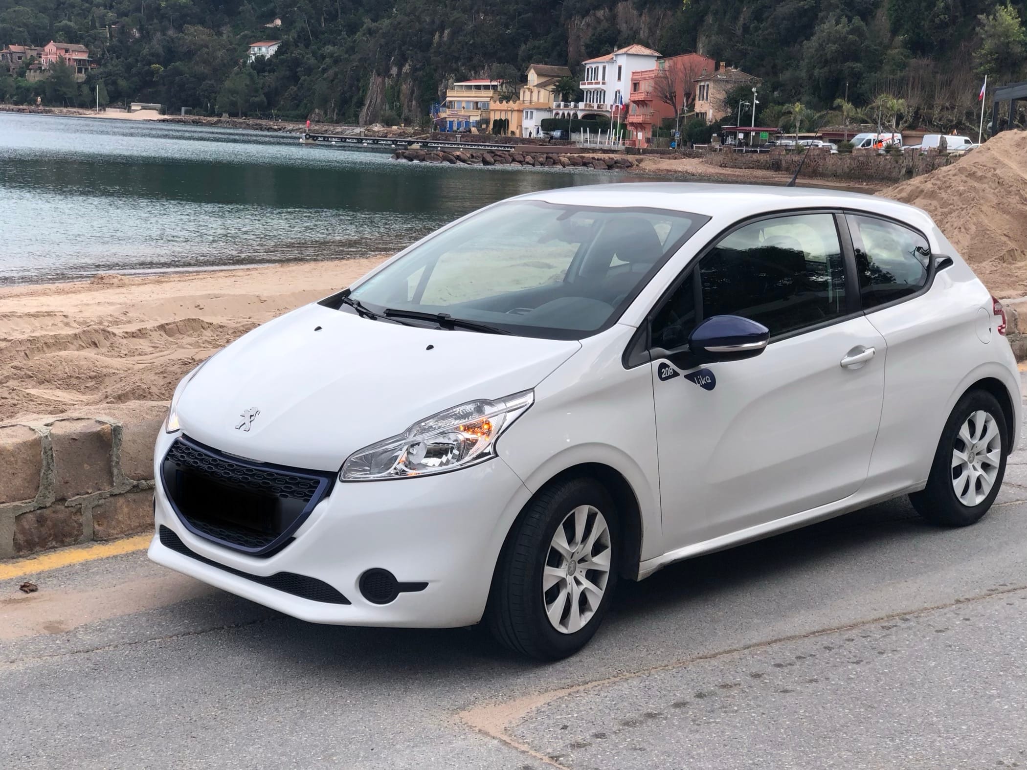 Peugeot 208, 2014, Essence 95