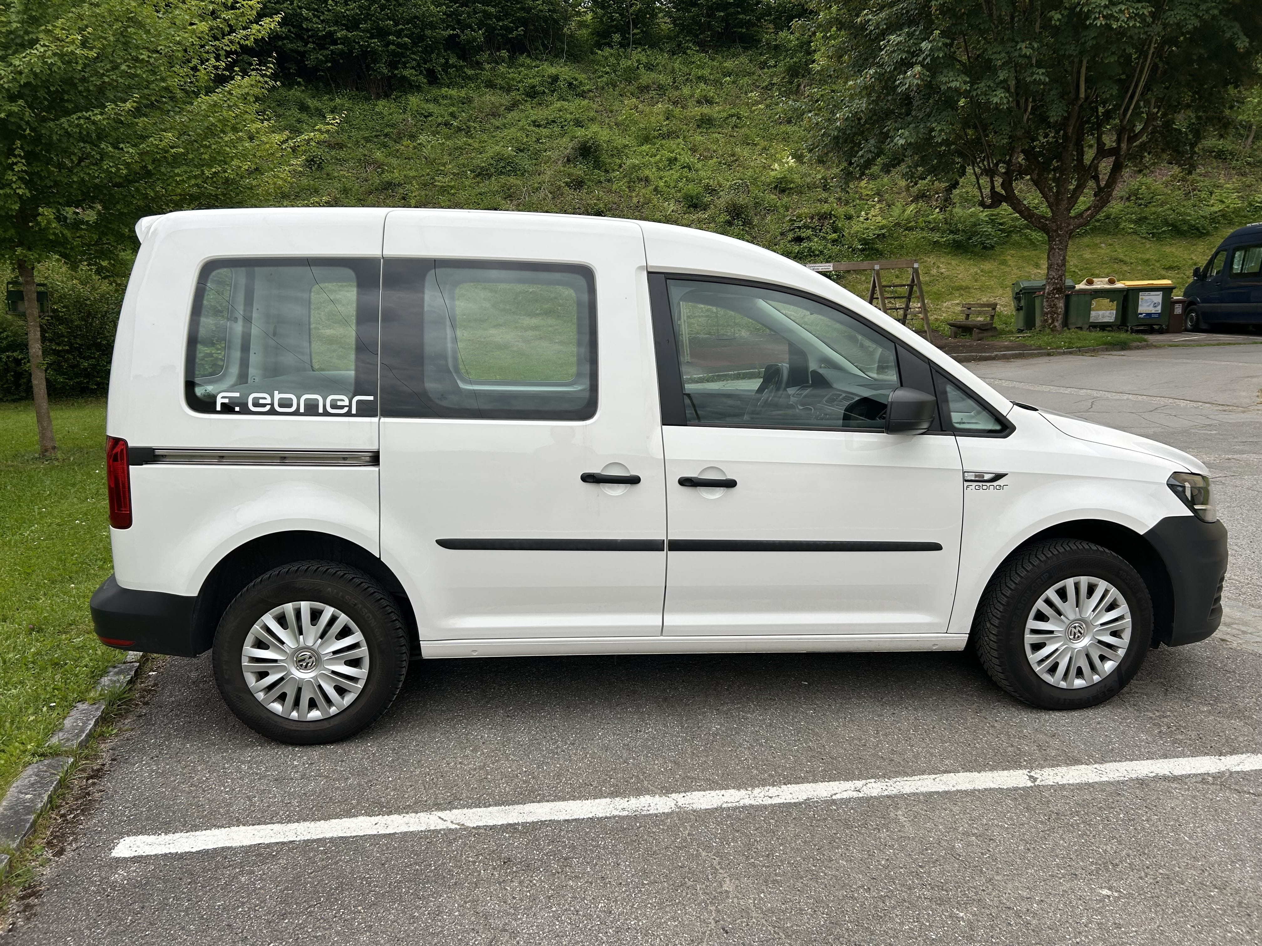 Volkswagen Caddy Kombi PKW / Camper mit Klimaanlage