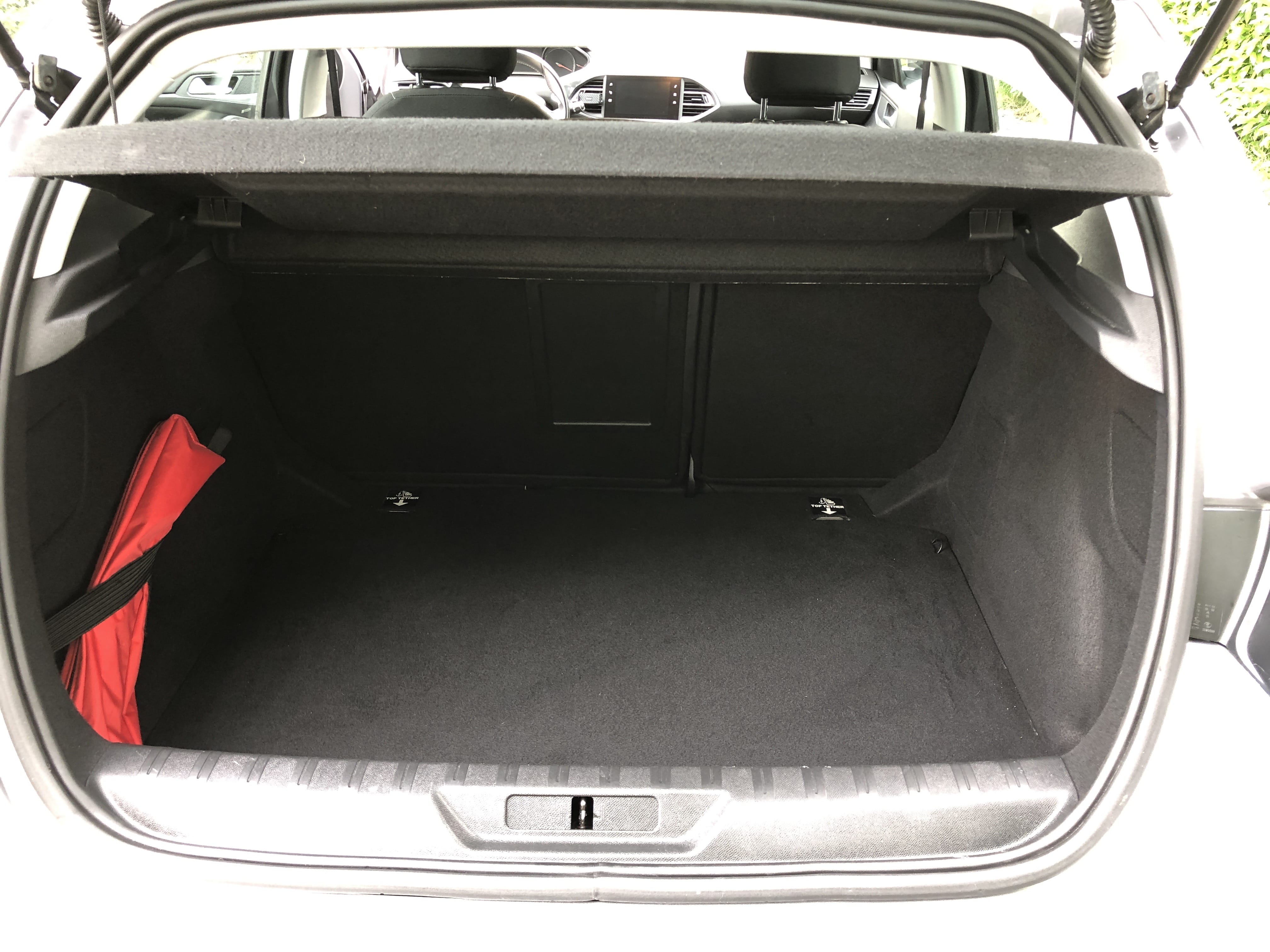 Peugeot 308 1.6 BLUE HDI 100 Ch avec Siège bébé