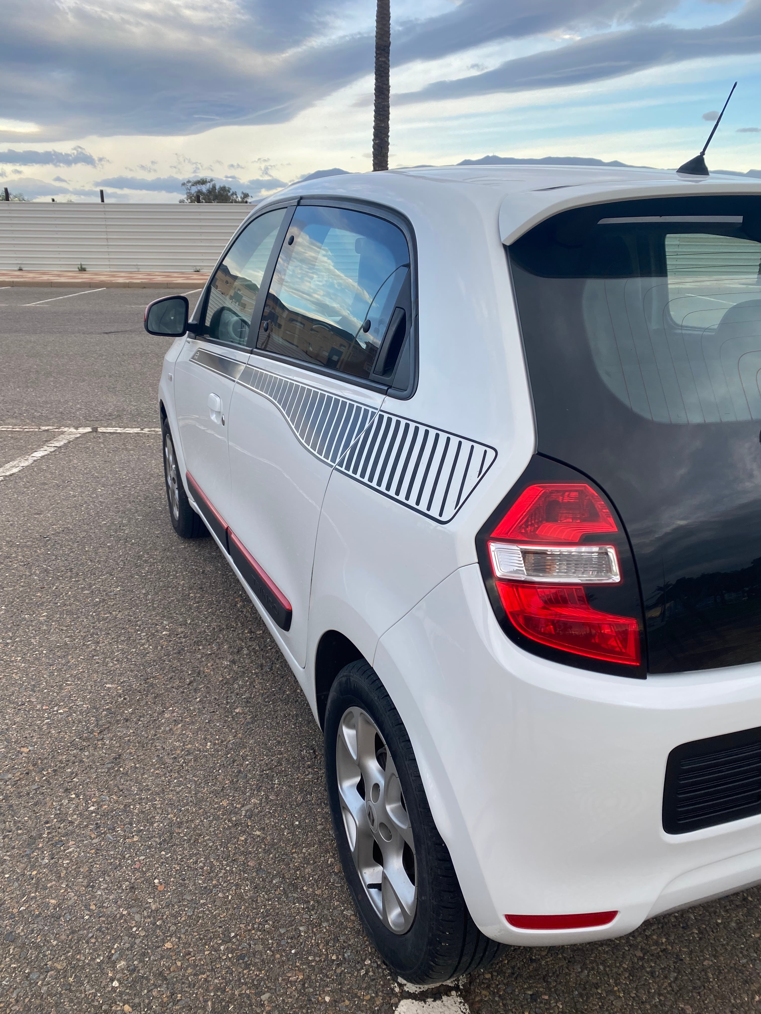 Renault Twingo MK3  1000 c.c. con Control de velocidad