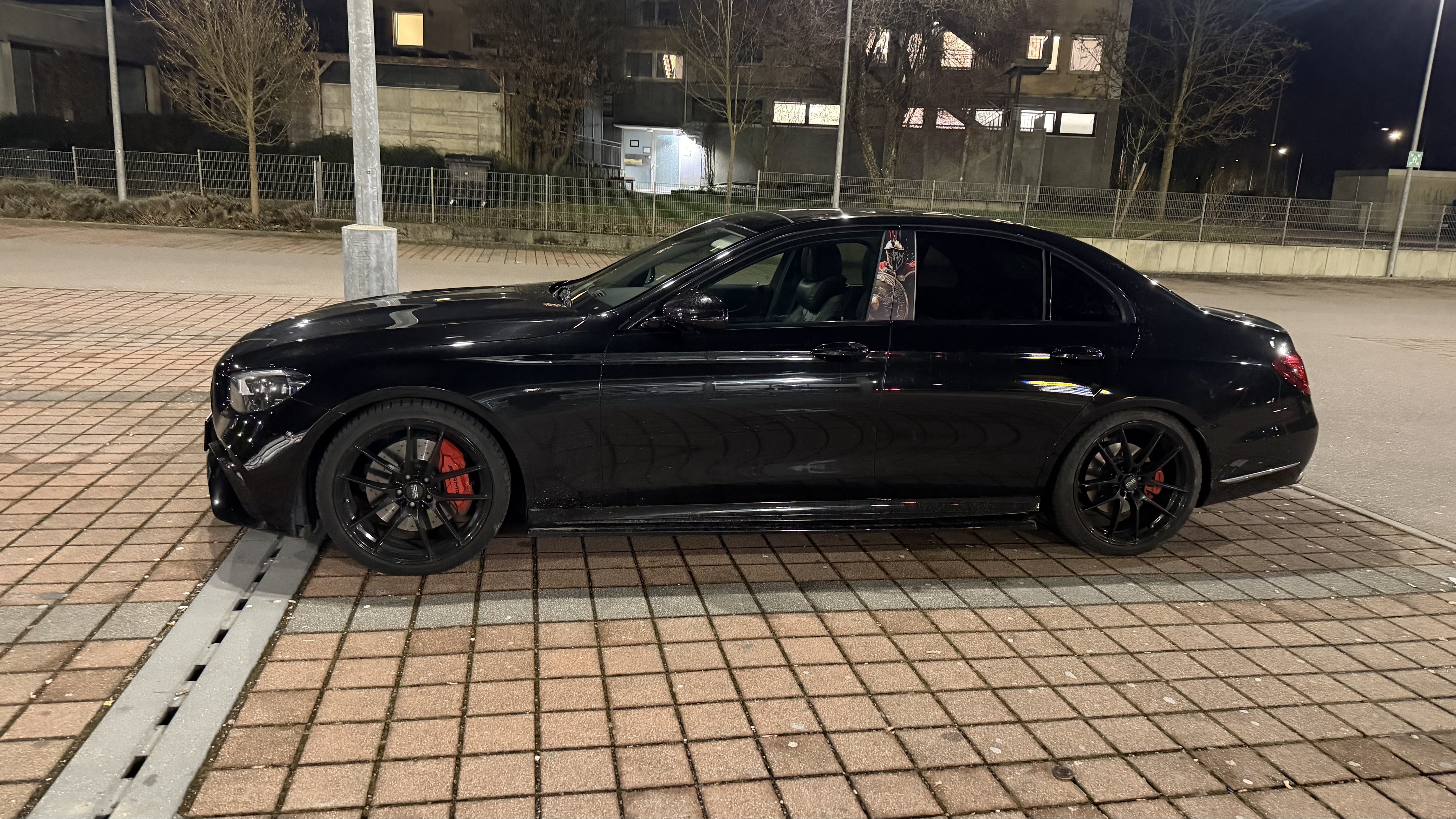 Mercedes-Benz E-Klasse E 350 4MATIC mit Klimaanlage