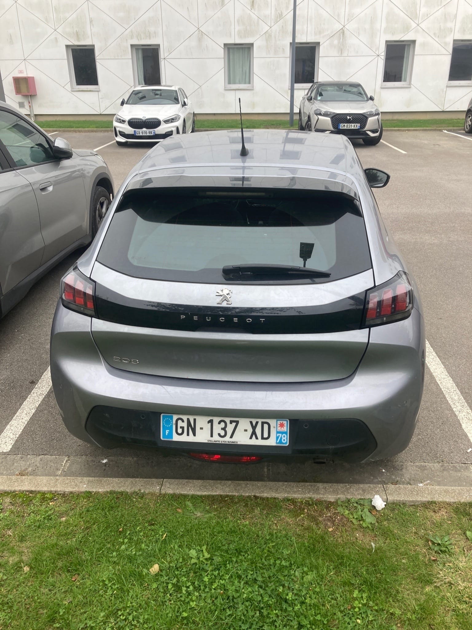 Peugeot 208 avec GPS