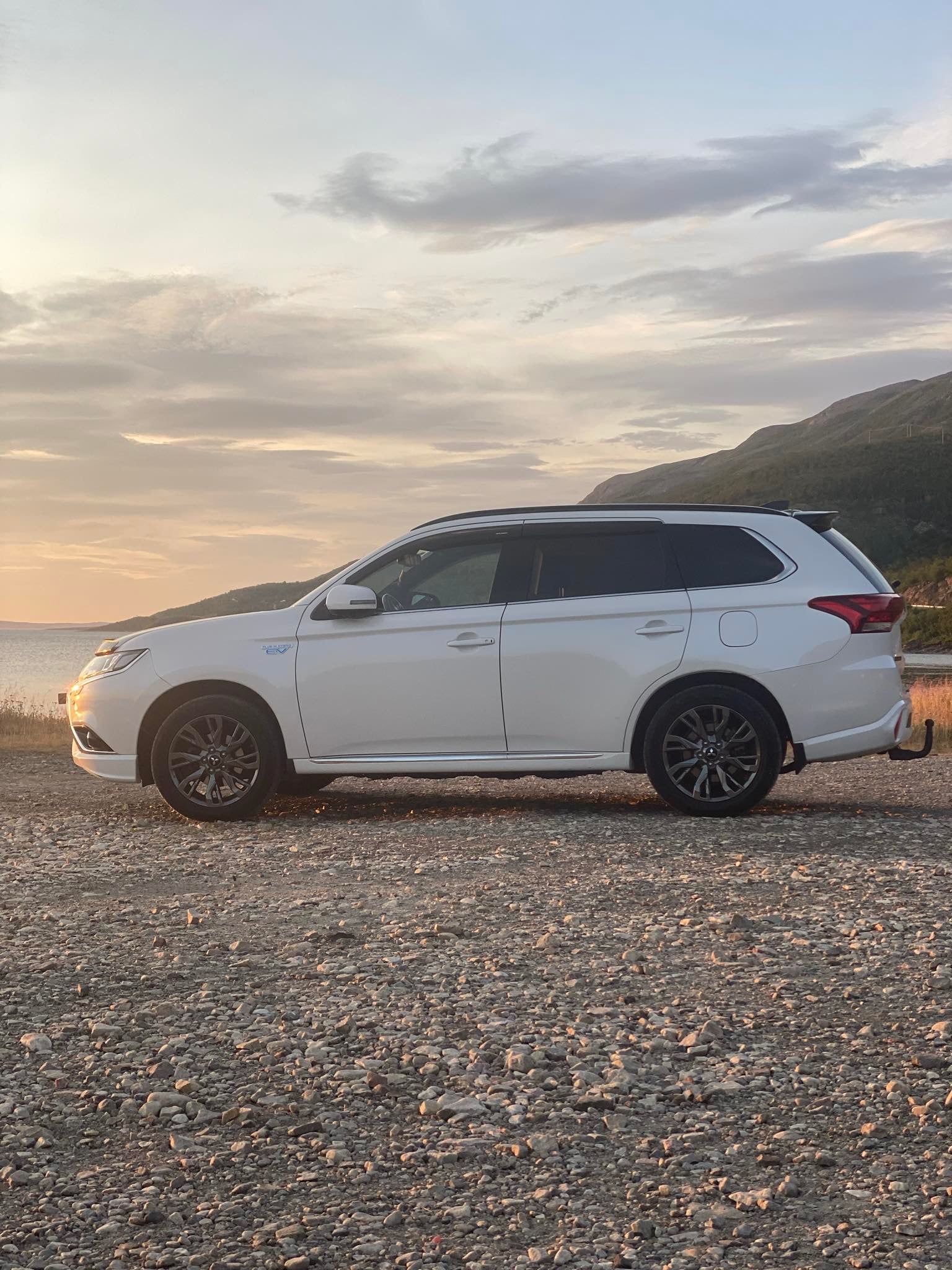 Mitsubishi Outlander PHEV SEL med GPS
