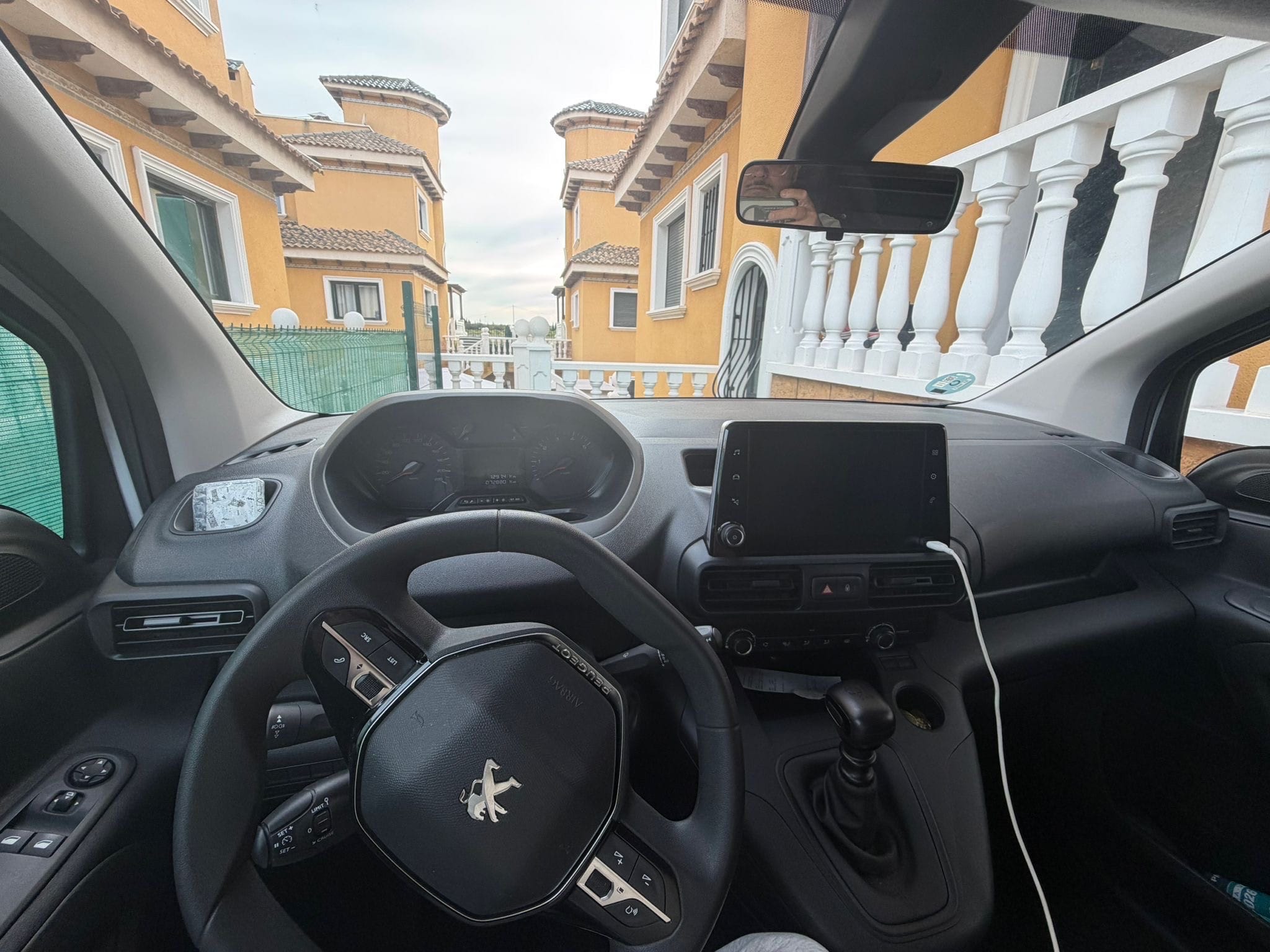 Peugeot Partner med USB ladeuttak