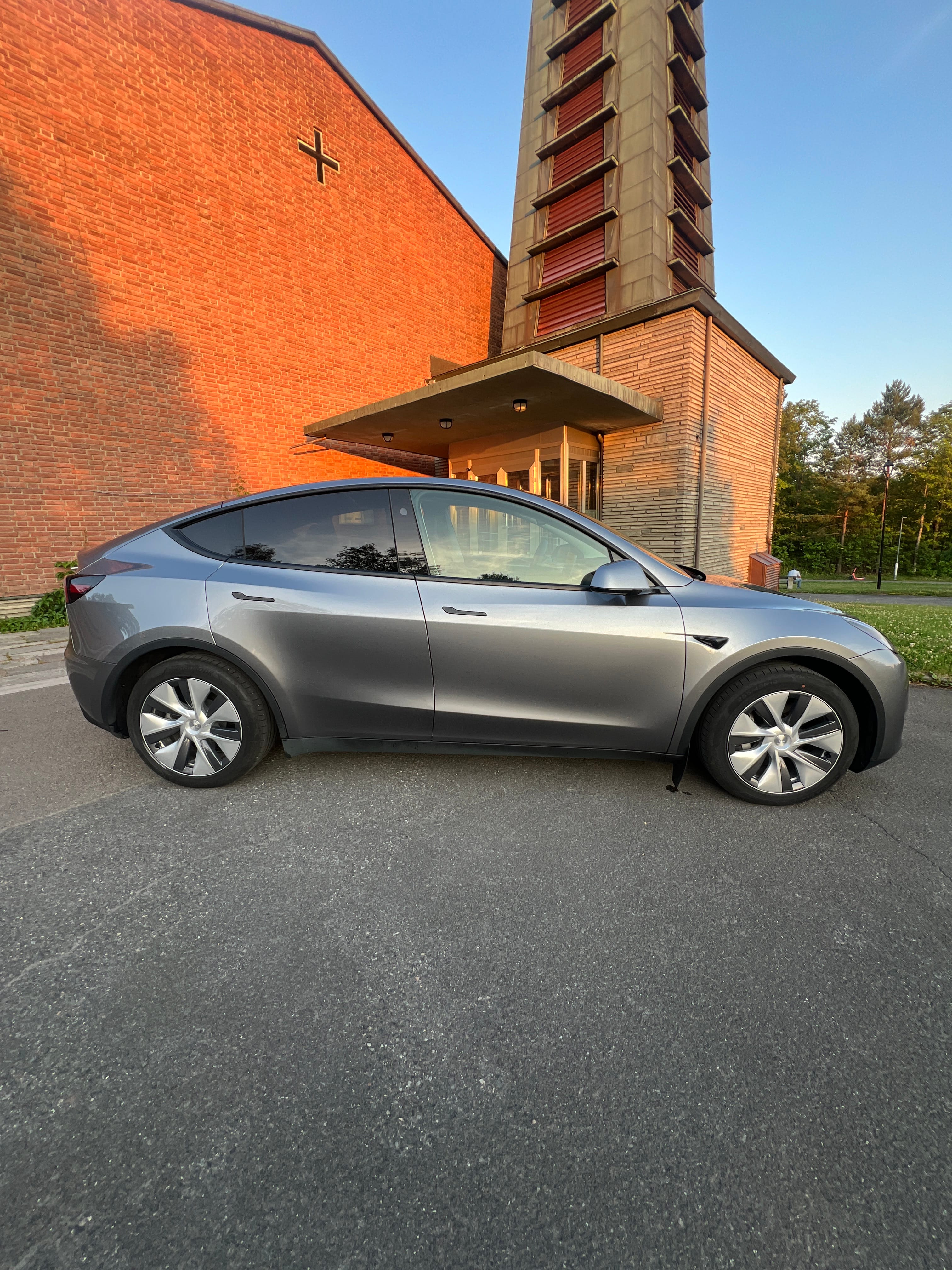 Tesla Model Y Long Range med Aircondition