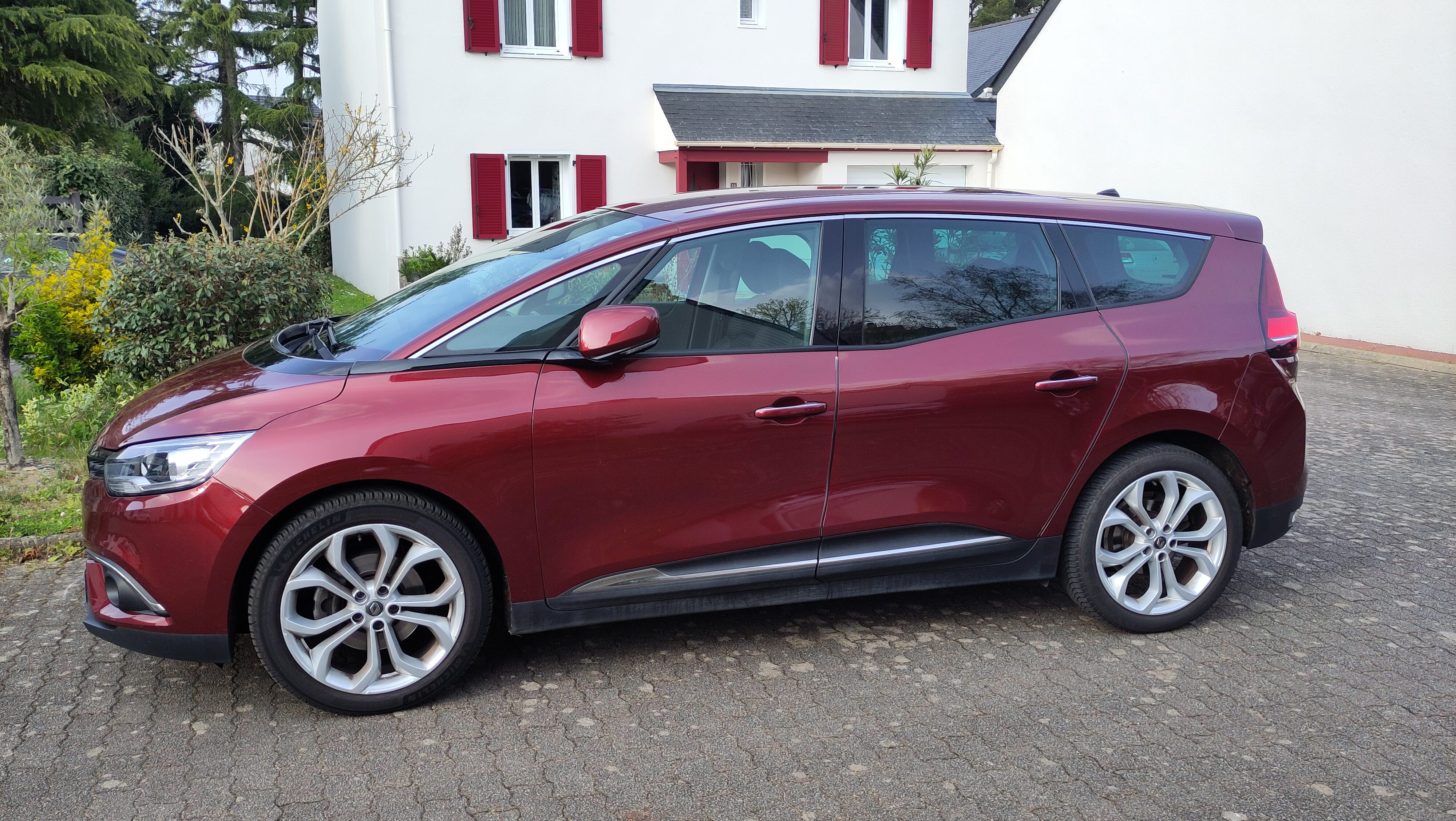 Renault Grand Scenic avec Climatisation