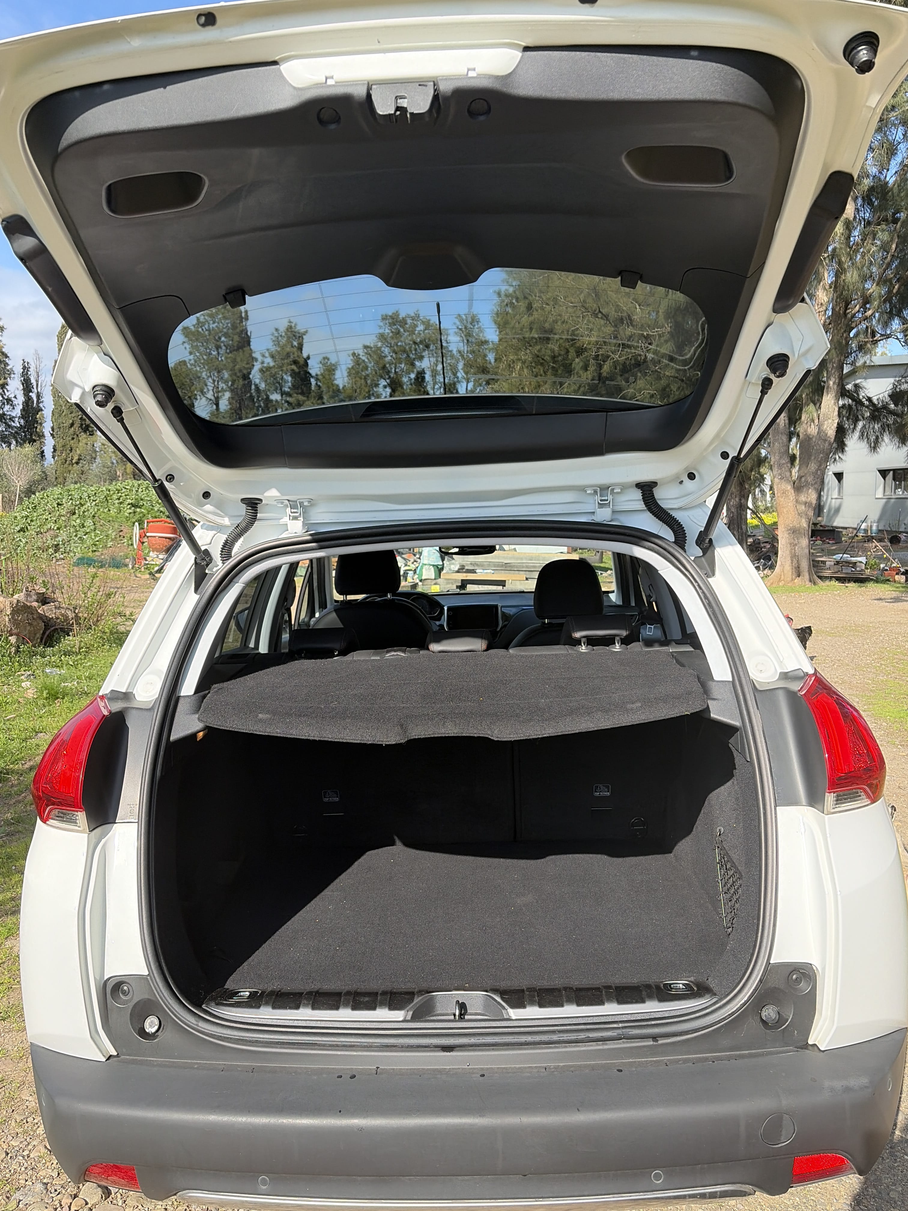 Peugeot 2008 avec Entrée audio / iPod