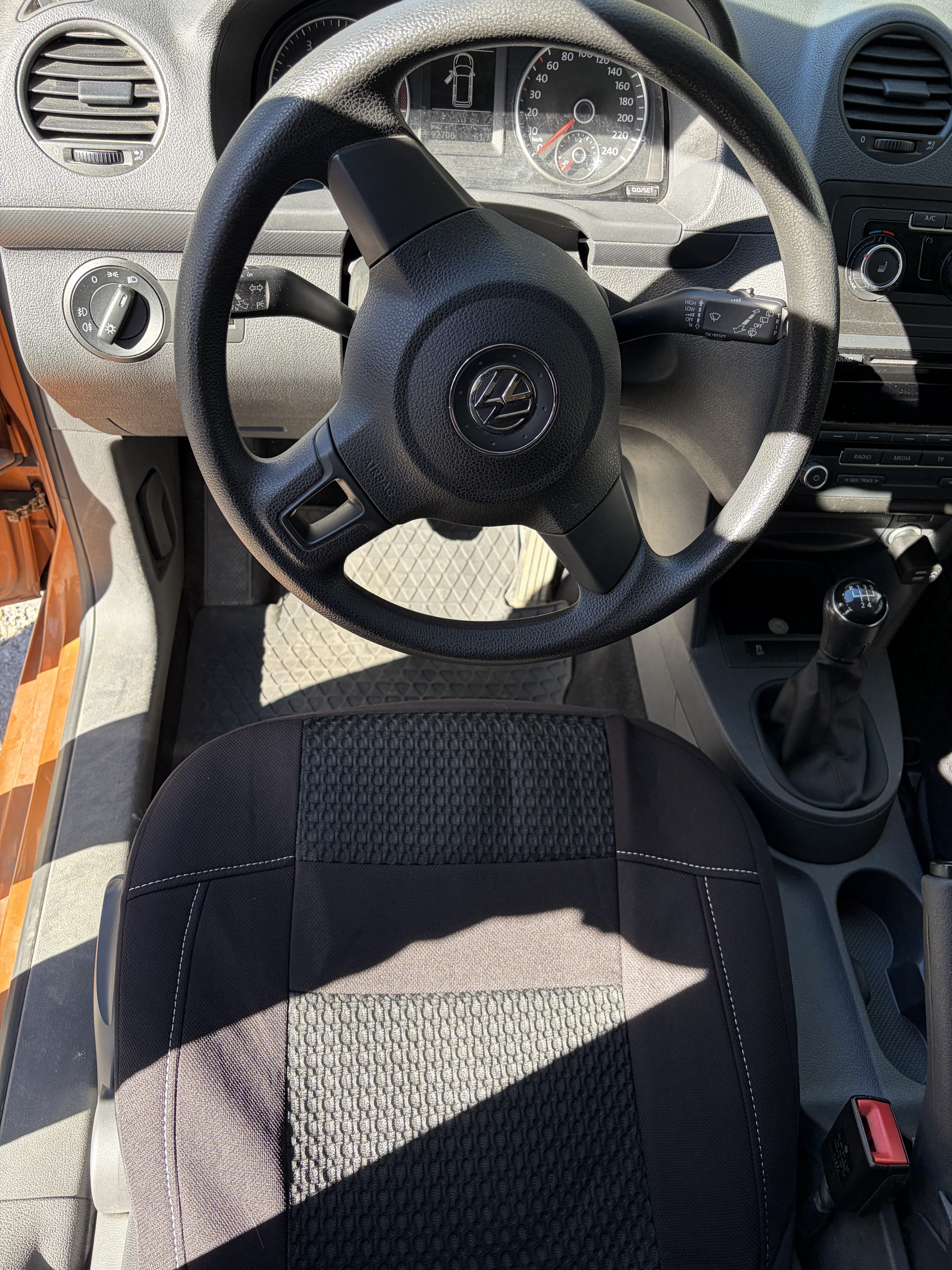 Volkswagen Caddy med Bilradio