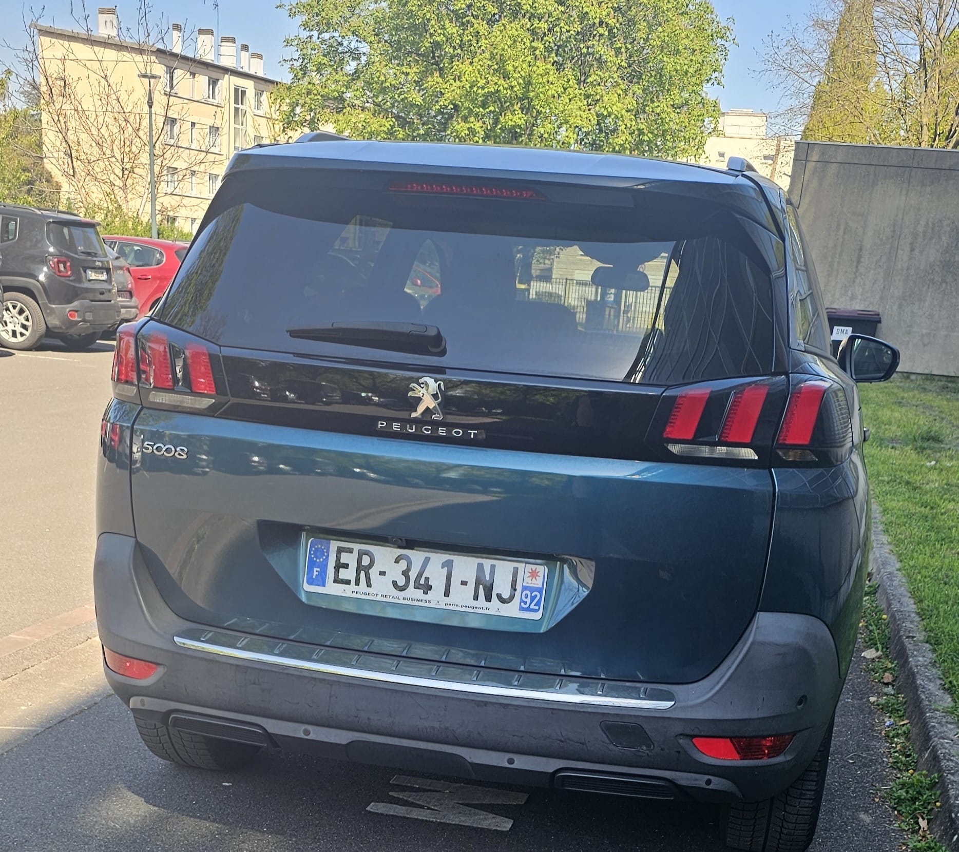 Peugeot 5008 avec GPS
