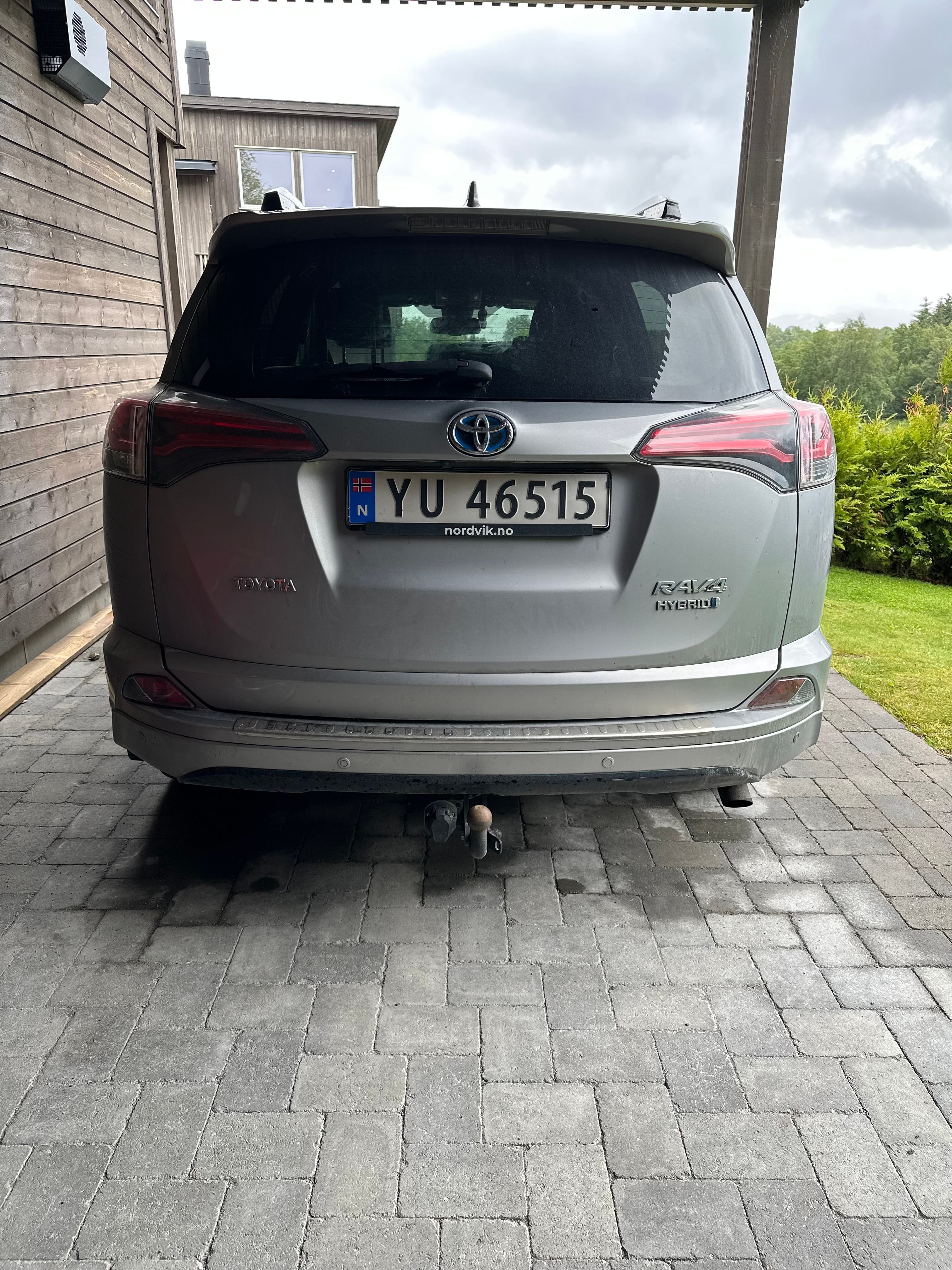 Toyota Rav4 Hybrid med Cruisekontroll
