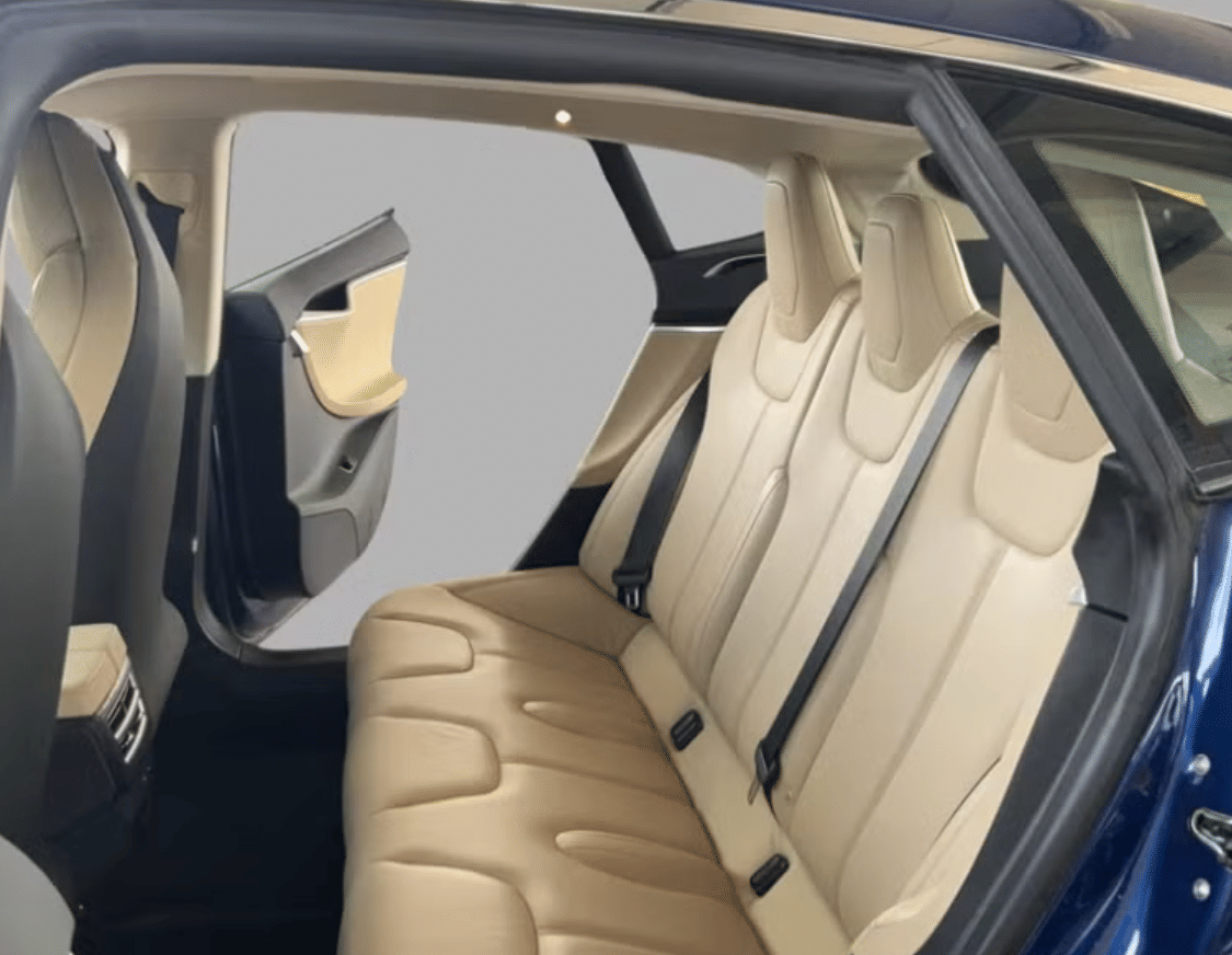 Tesla Model S med Cruisekontroll