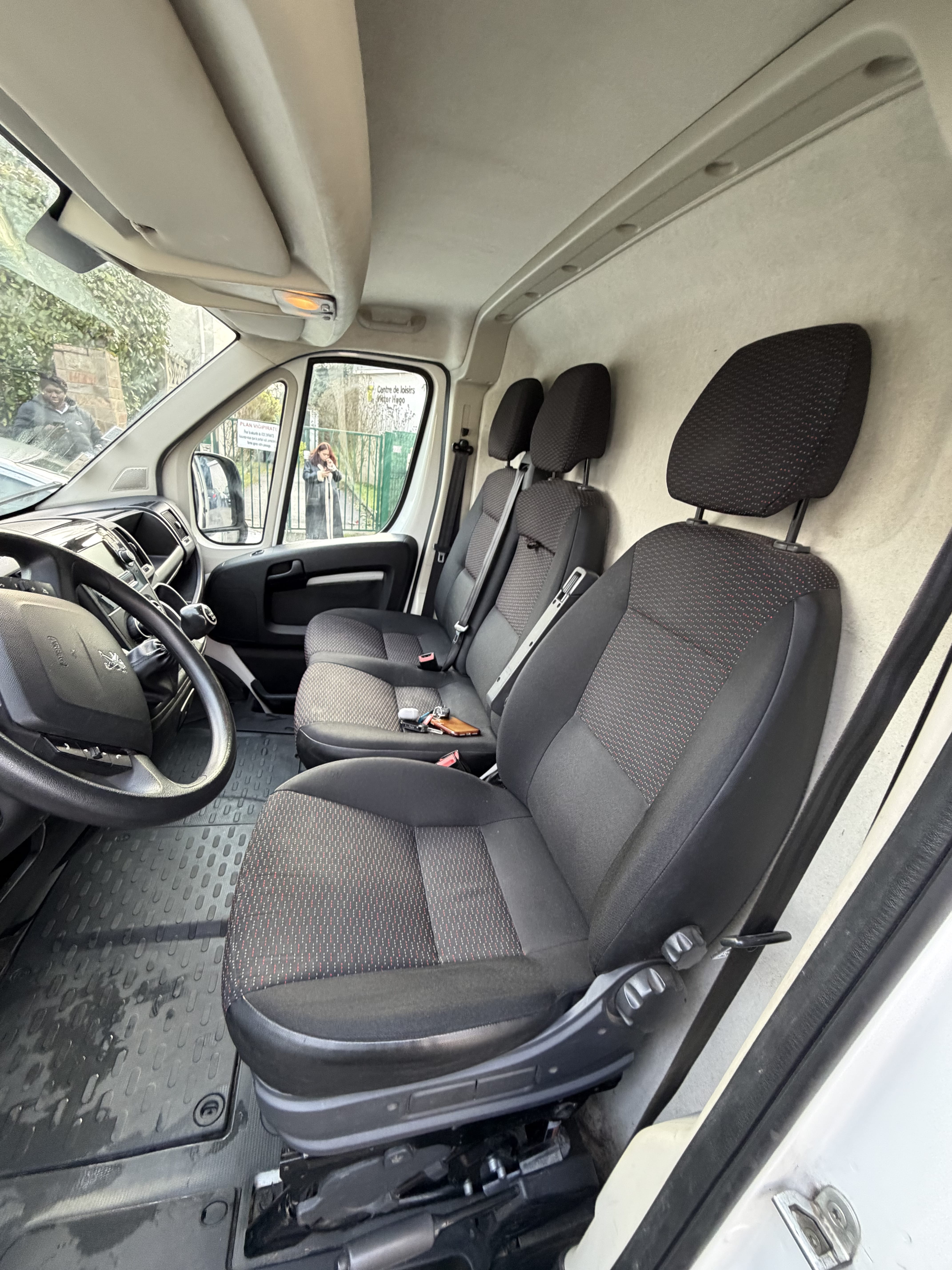 Peugeot Boxer avec Autoradio