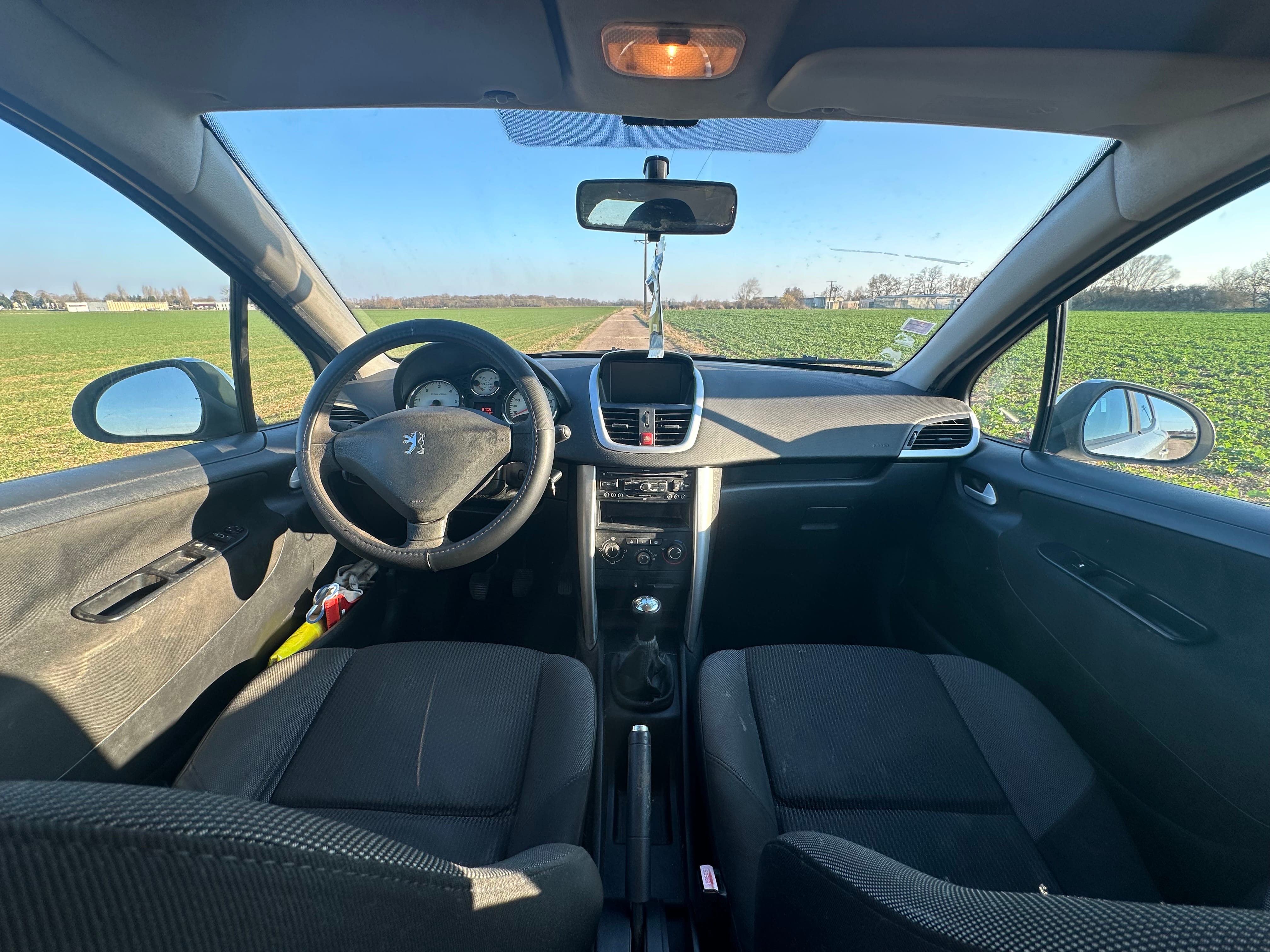 Peugeot 207 SW GARE SNCF avec Audio Bluetooth