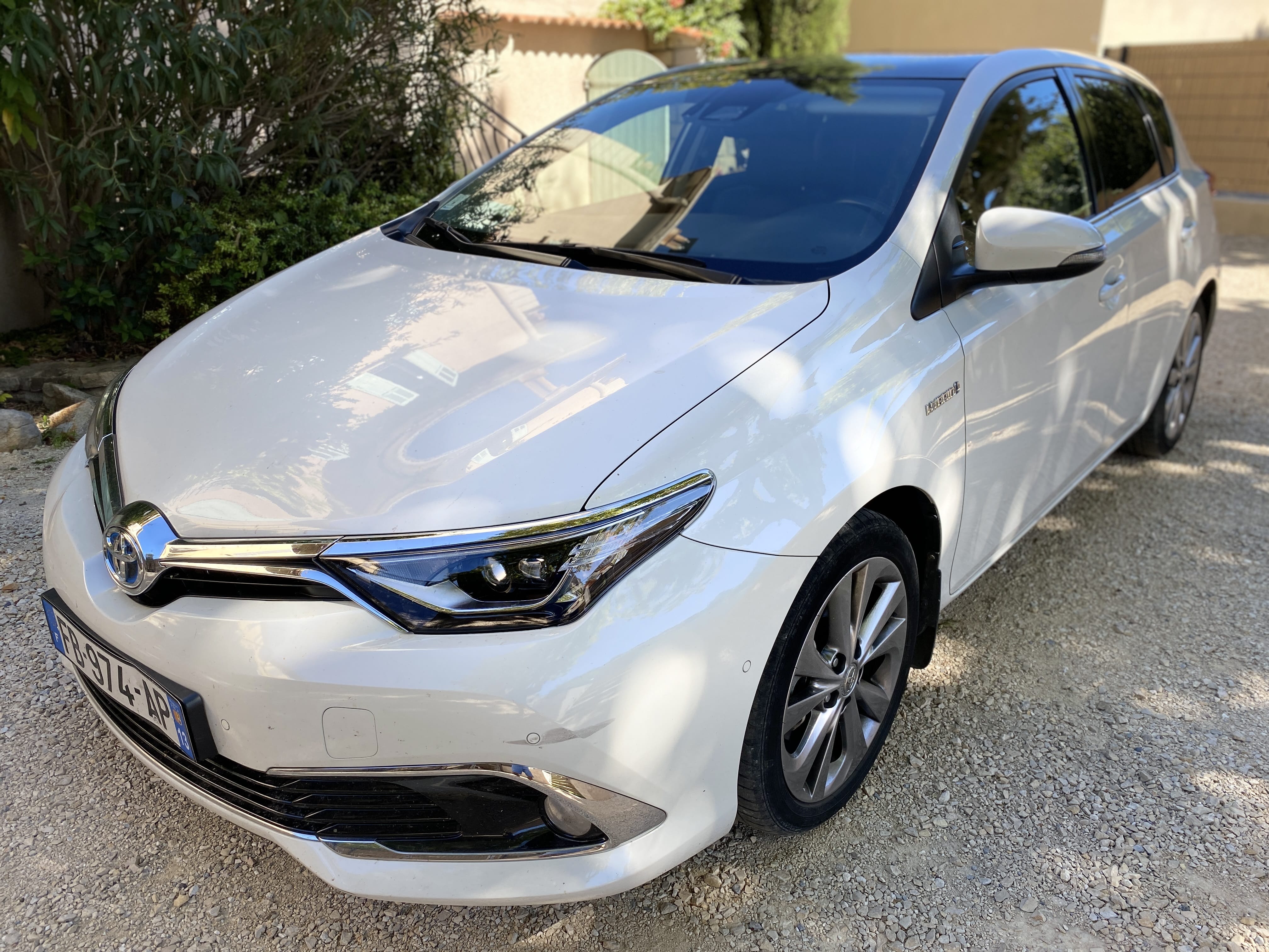 Toyota Auris hybride E85, 2018, Essence 95 / Électrique (hybride), automatique