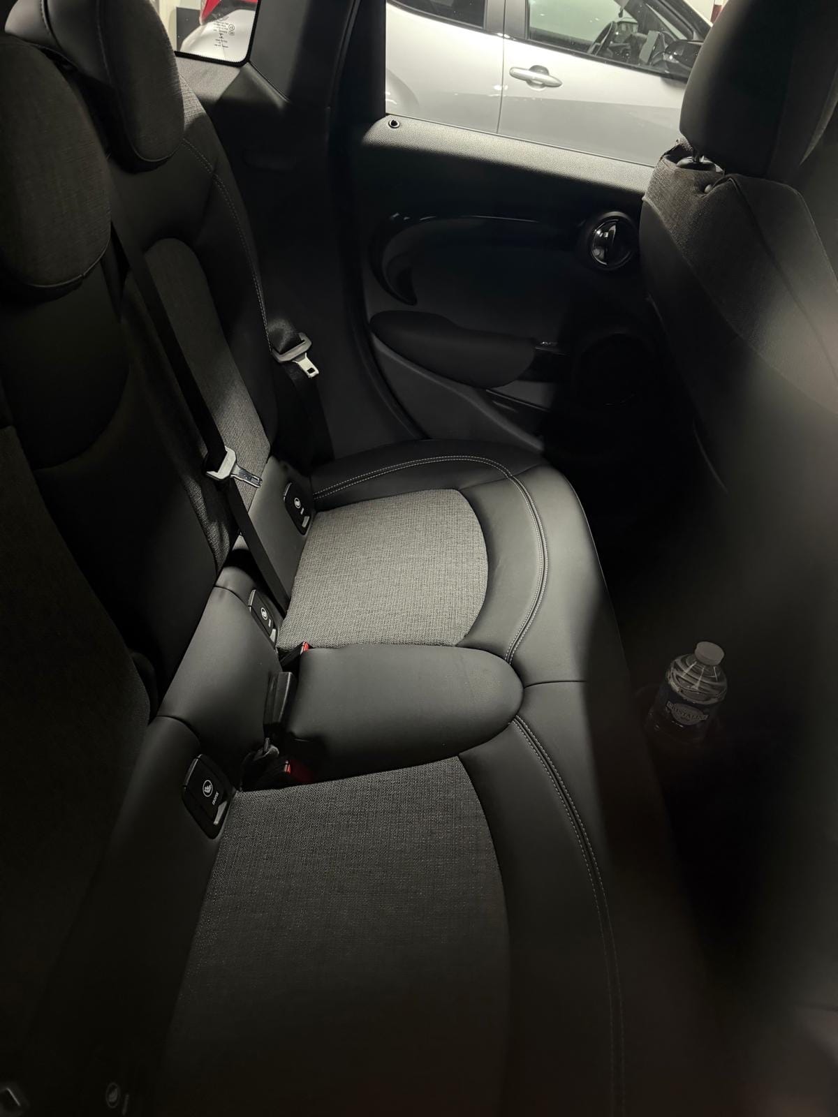 Mini Cooper 5 portes avec GPS