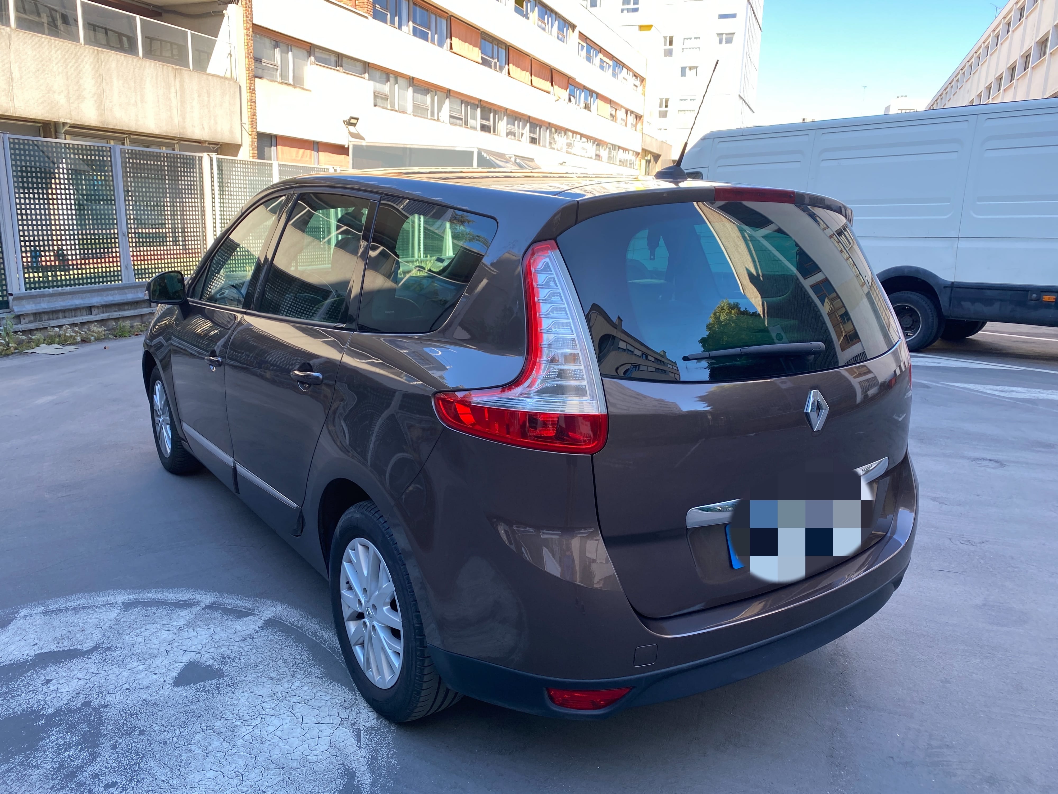 Renault Grand Scenic III 783 mit Navigationsgerät