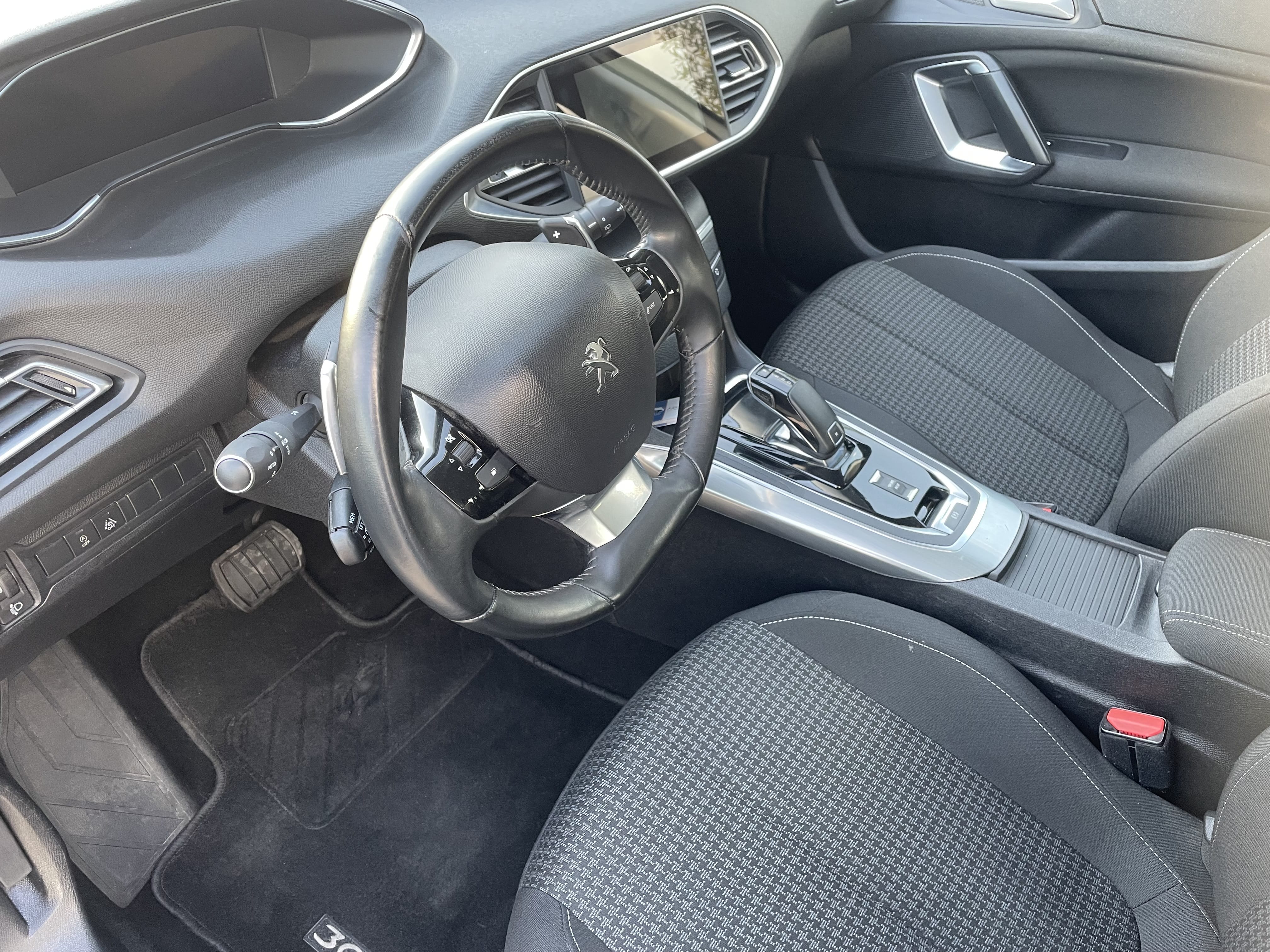 Peugeot 308 SW 1,5 hdi boîte auto 8 avec Audio Bluetooth