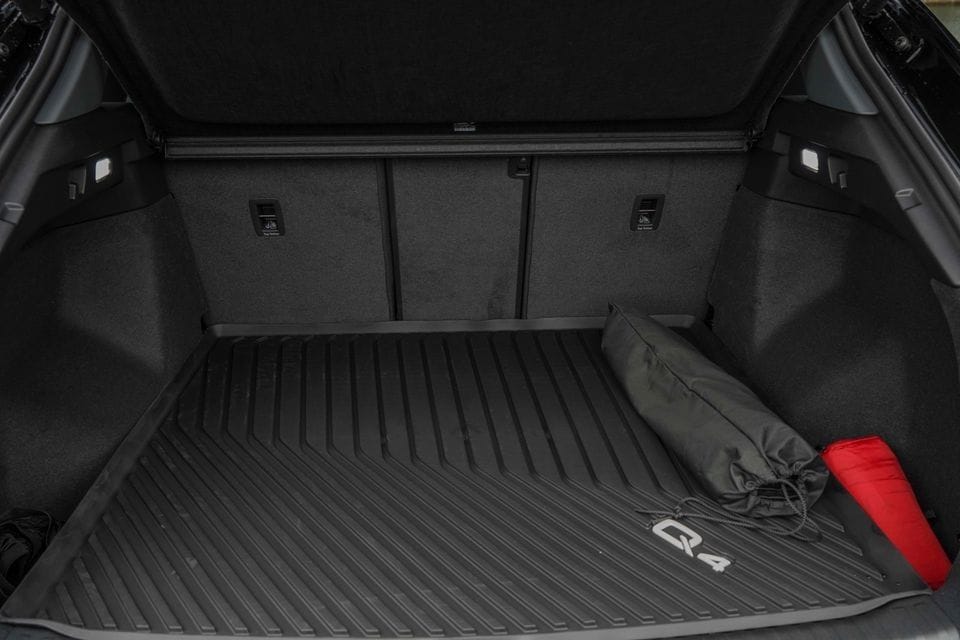 Audi Q4 35 e-tron (RWD) 50 quattro med Vinterdekk