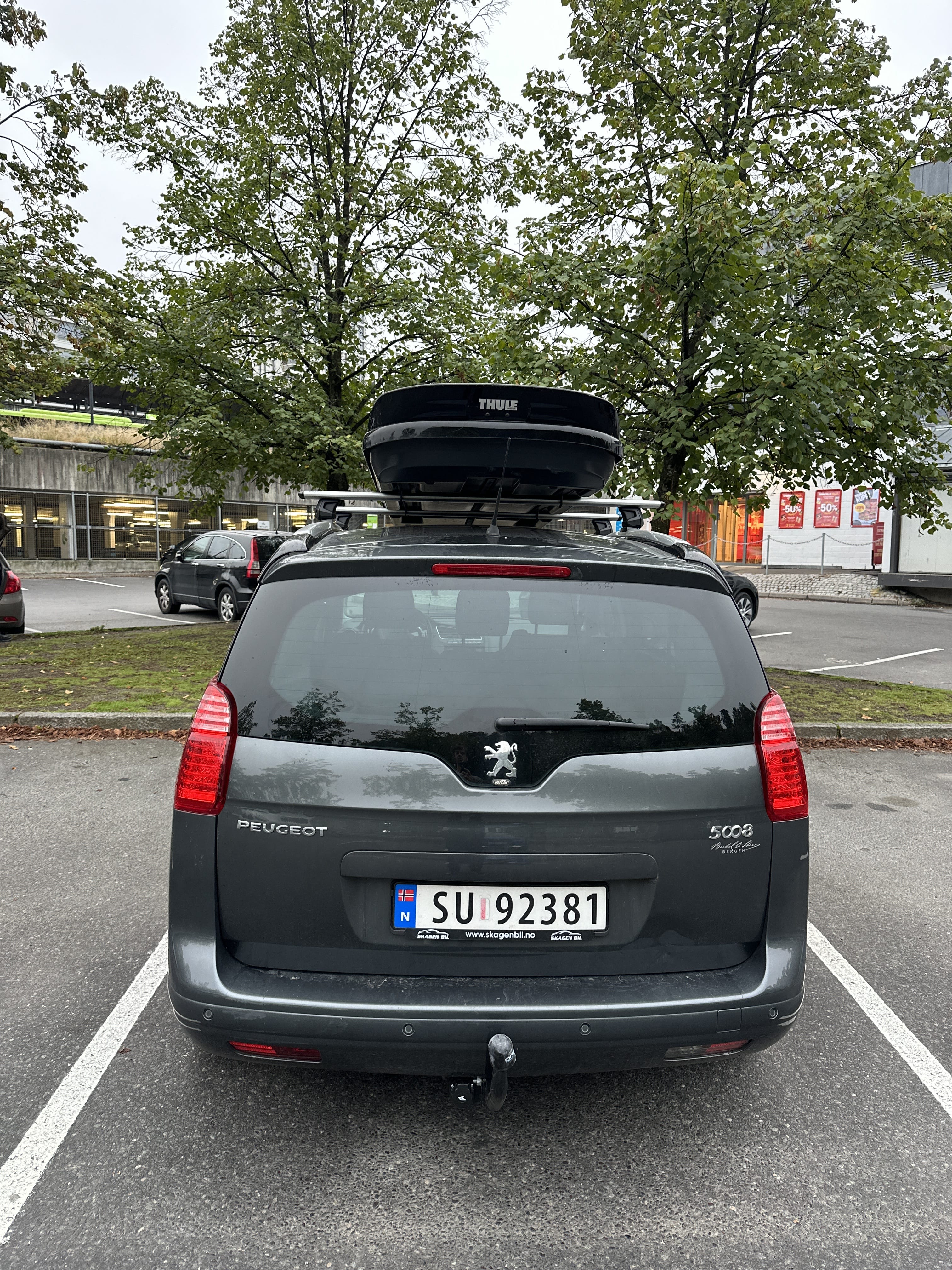 Peugeot 5008 with Cruise control