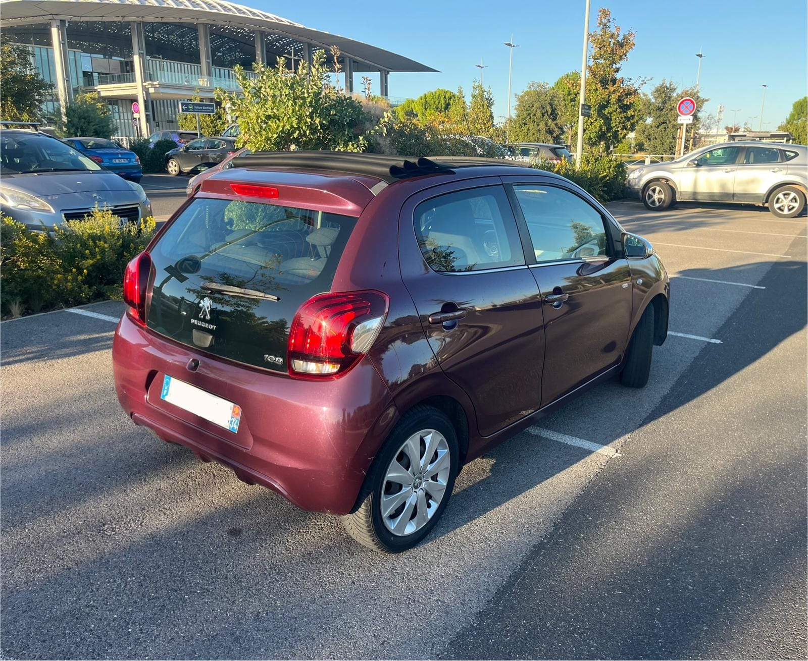 Peugeot 108 1.0 VTI Toit ouvrant avec Entrée audio / iPod