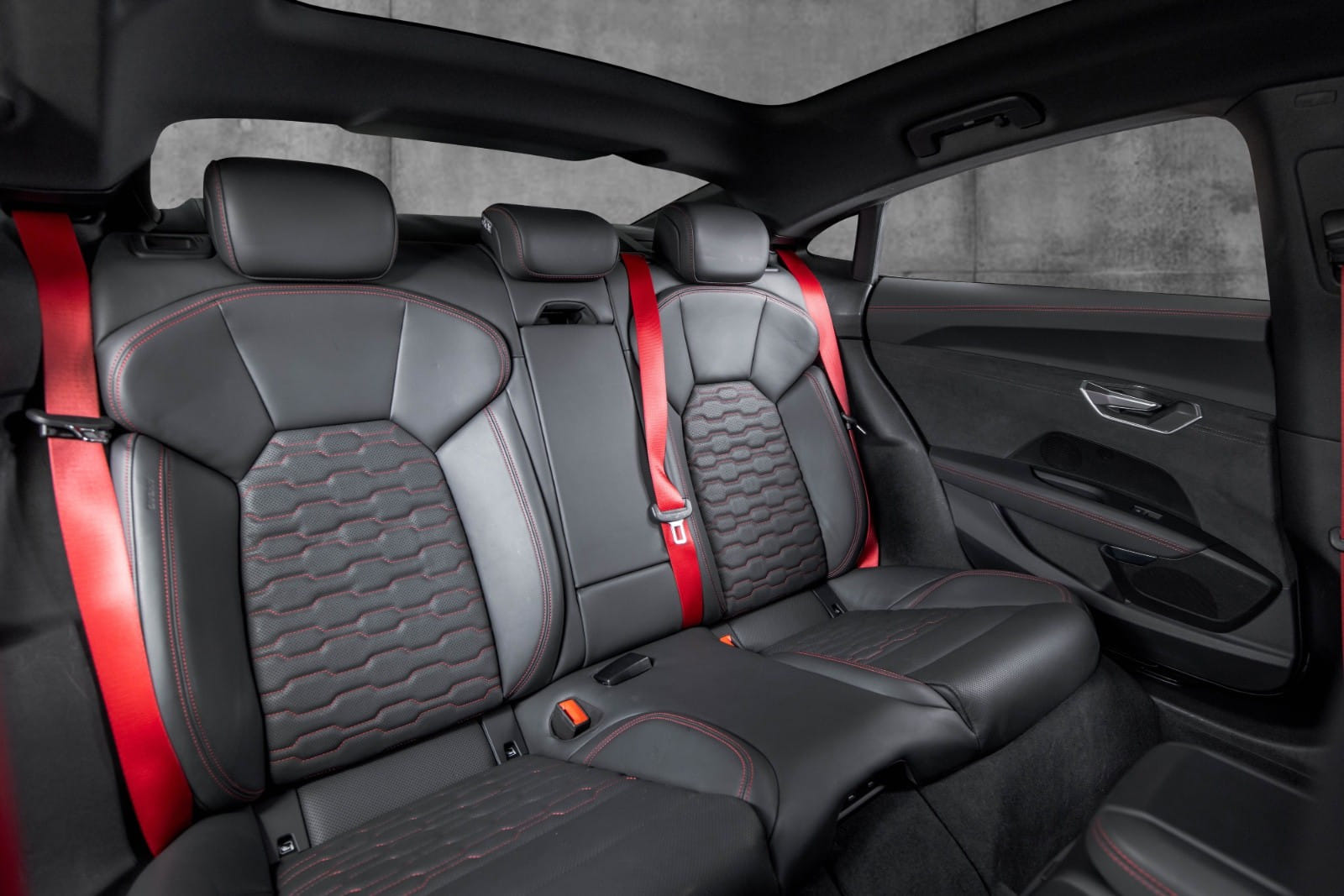 Audi e-tron GT RS med Bluetooth audio