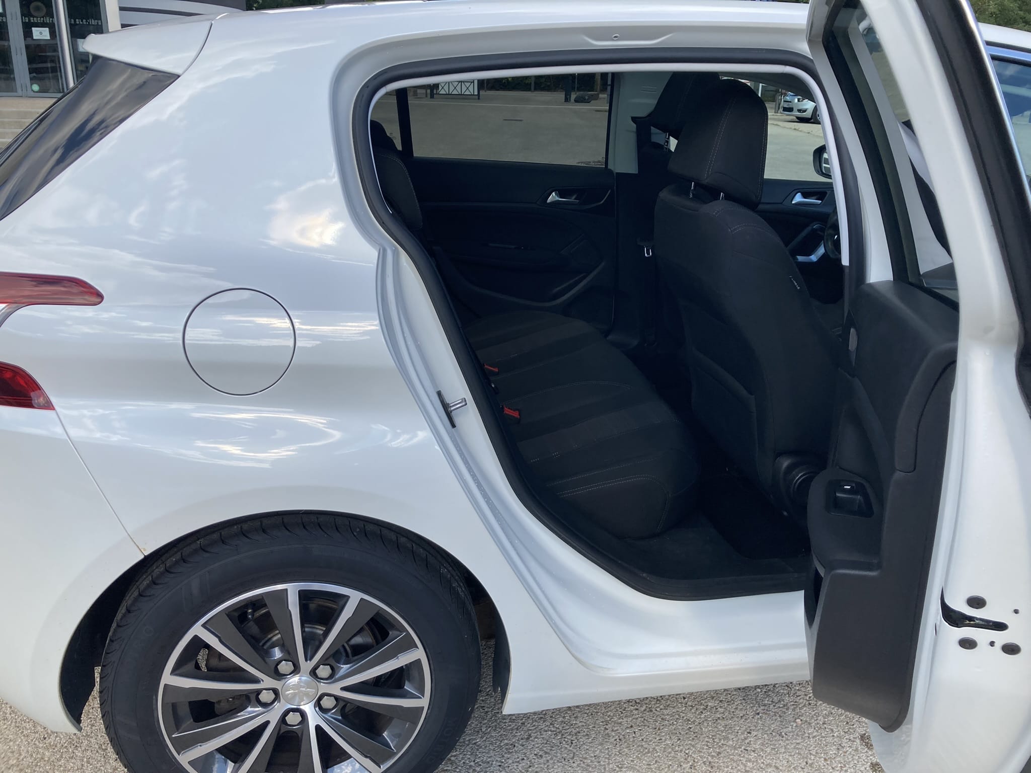 Peugeot 308 avec GPS