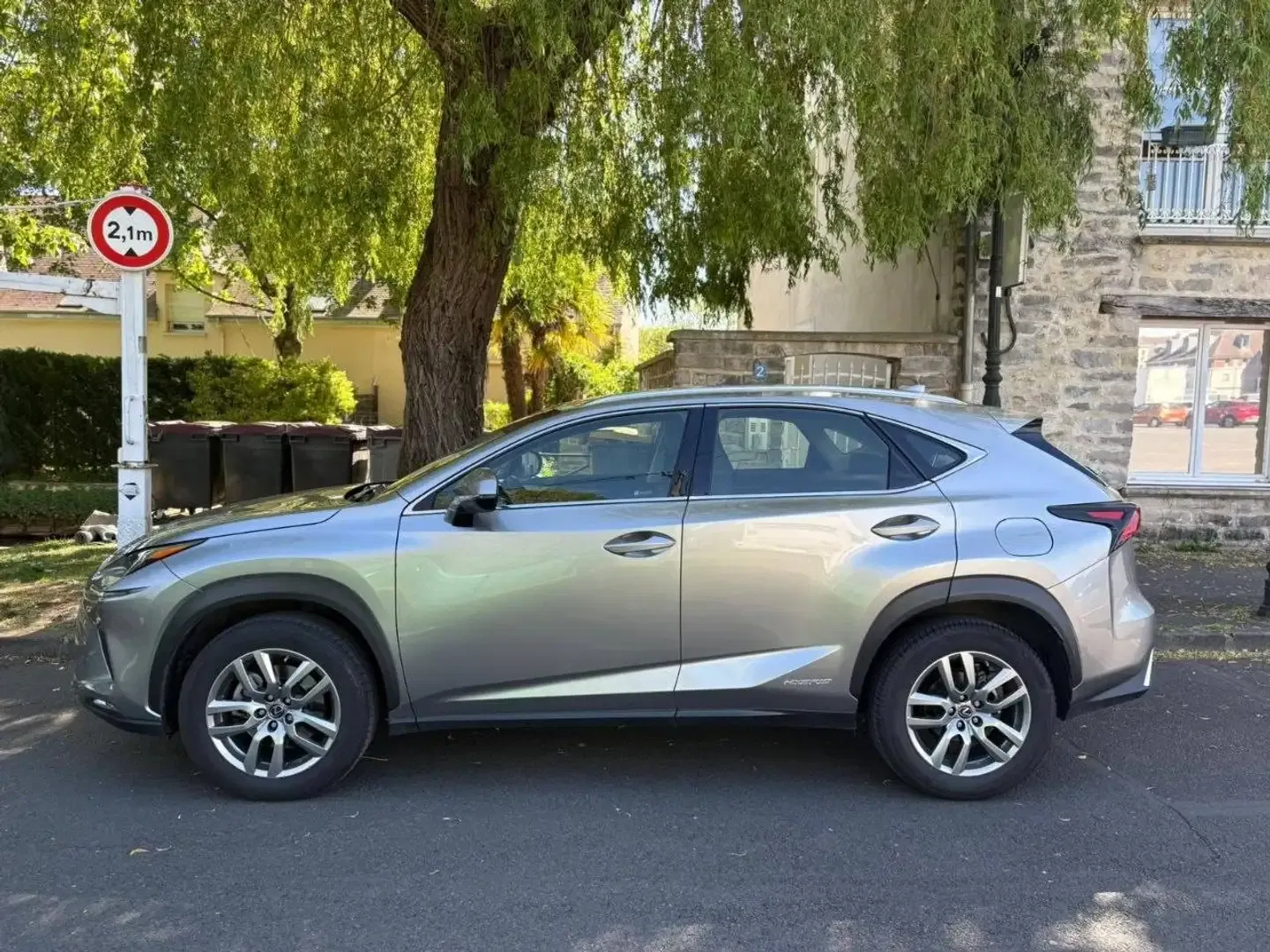 Lexus NX 300h, 2020, Essence 95 / Électrique (hybride), automatique