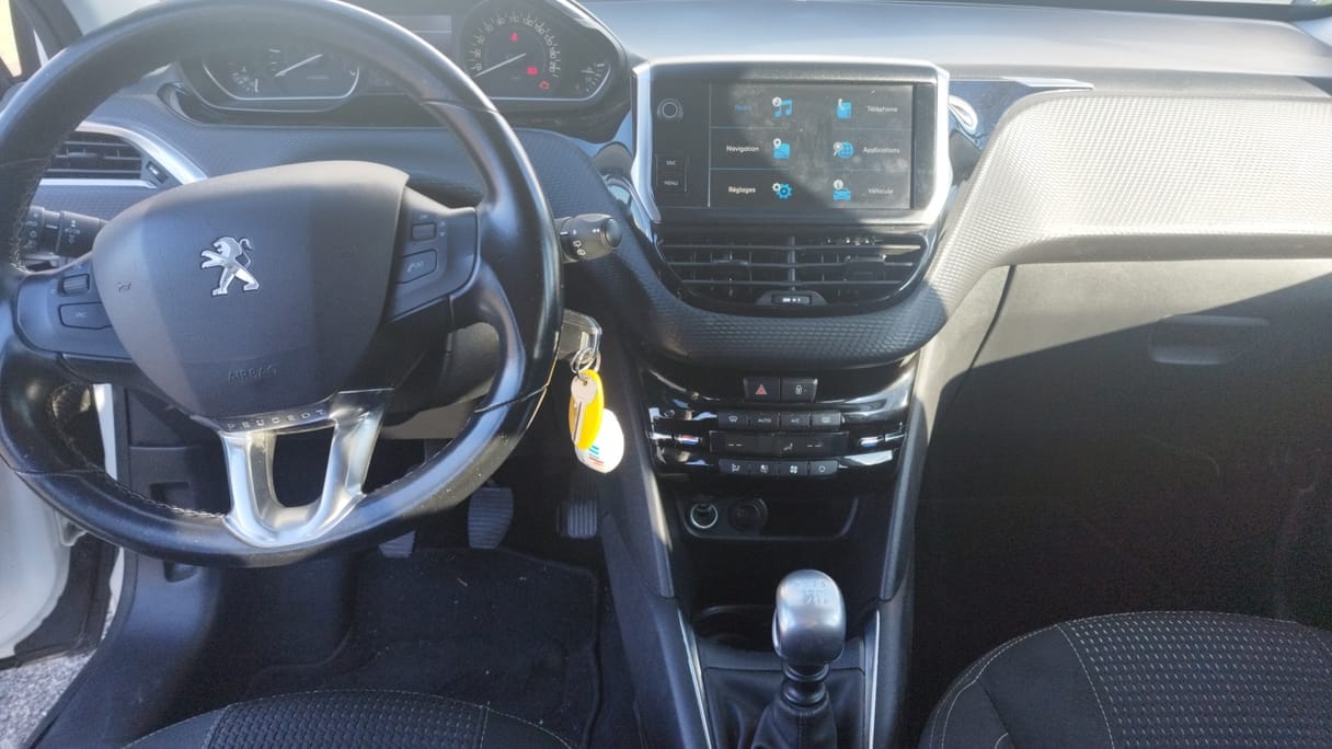 Peugeot 208 avec Siège bébé