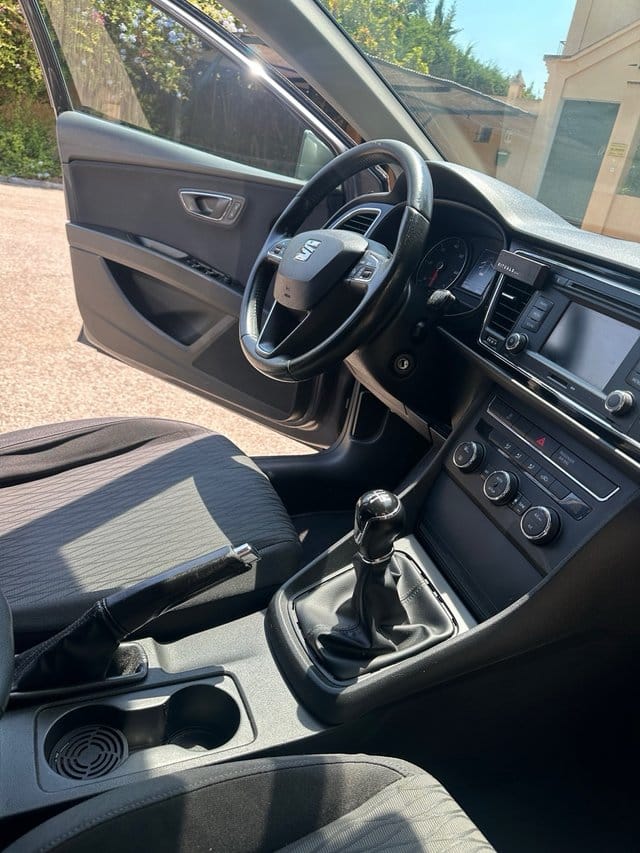 Seat Leon mit Kindersitz