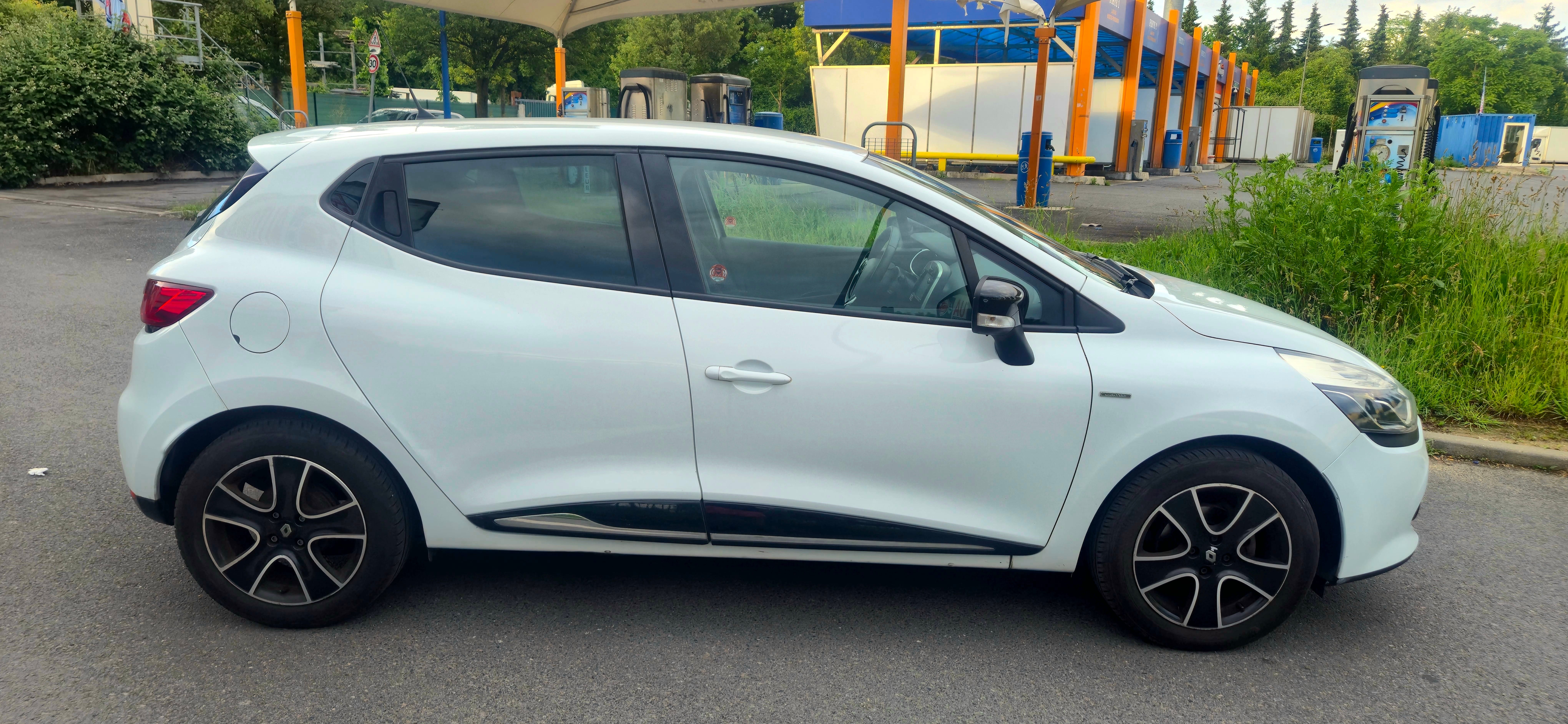 Renault Clio avec Entrée audio / iPod