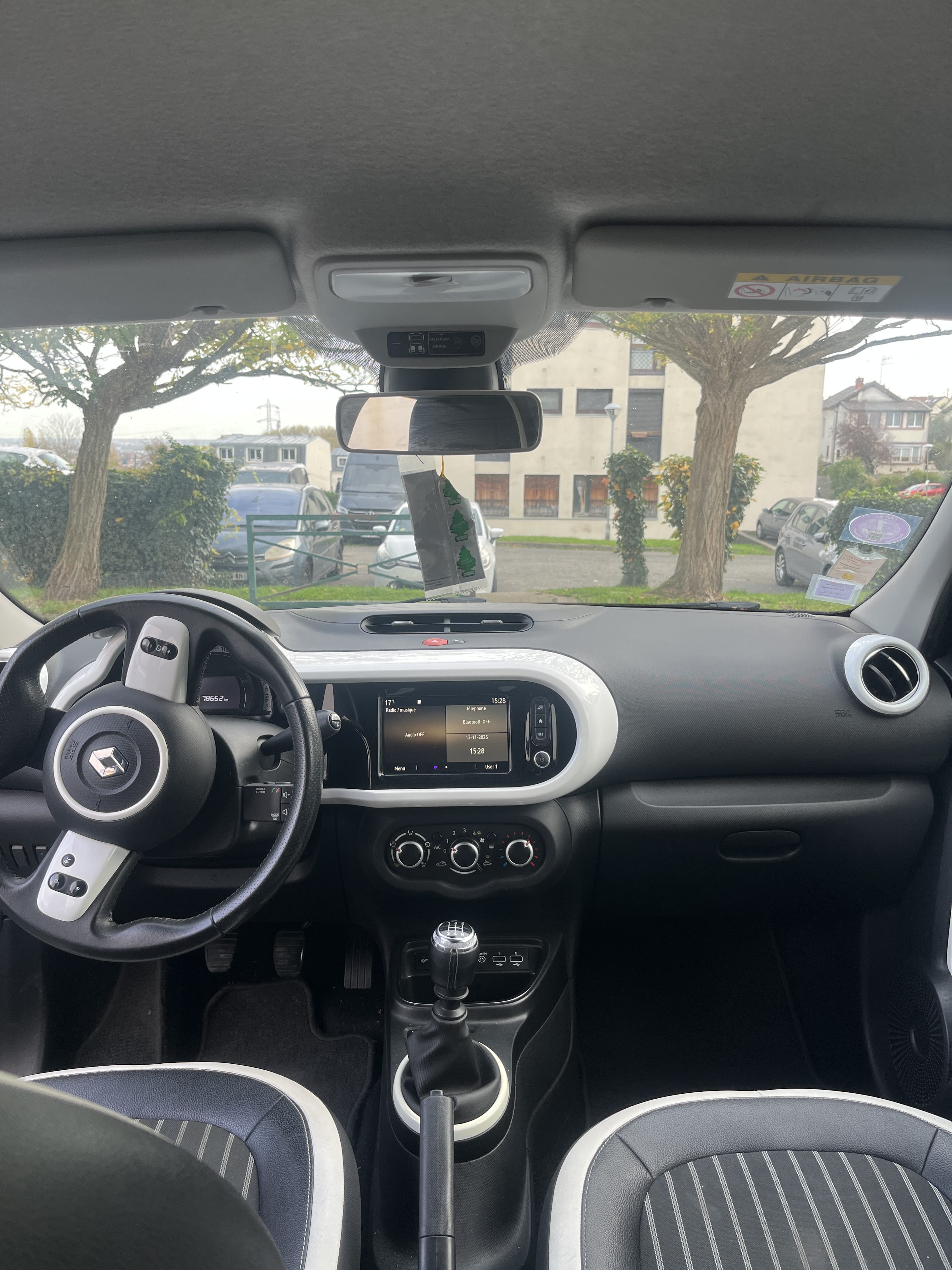 Renault Twingo III avec Siège bébé