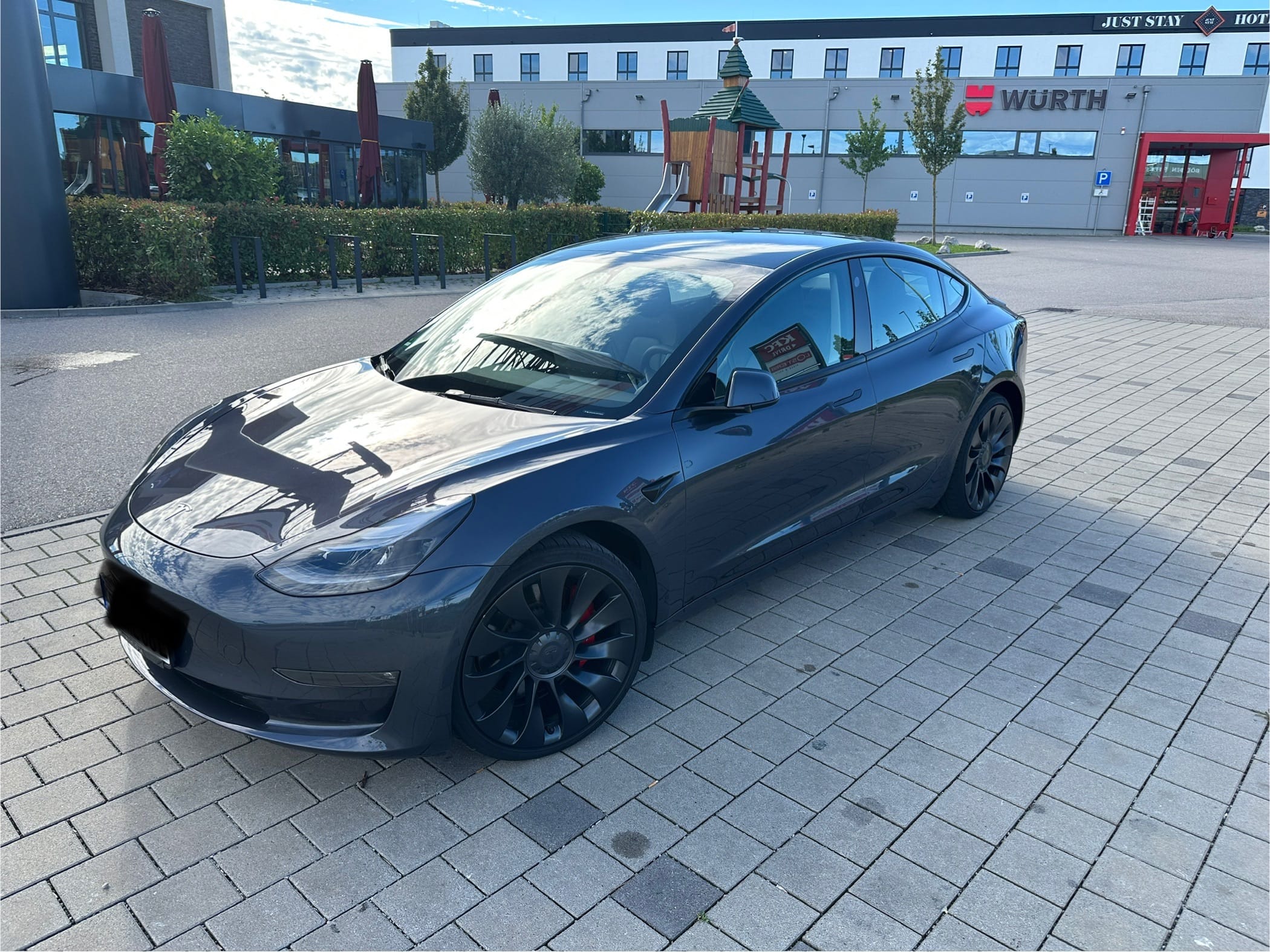 Tesla Model 3 Performance Allradantrieb, Automatik, 2 Elektromotoren, 2023, Elektro, Automatik