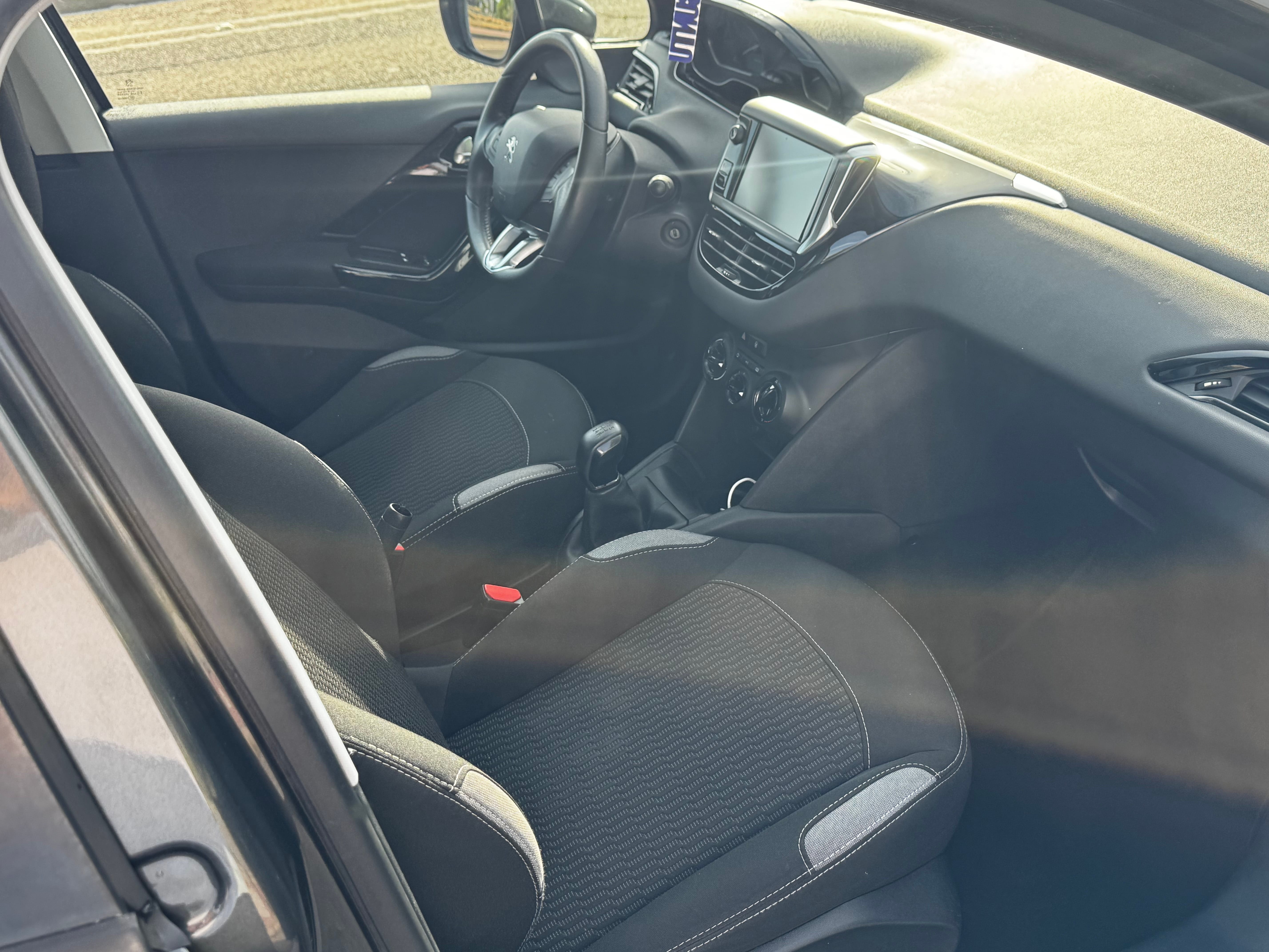 Peugeot 208 con GPS