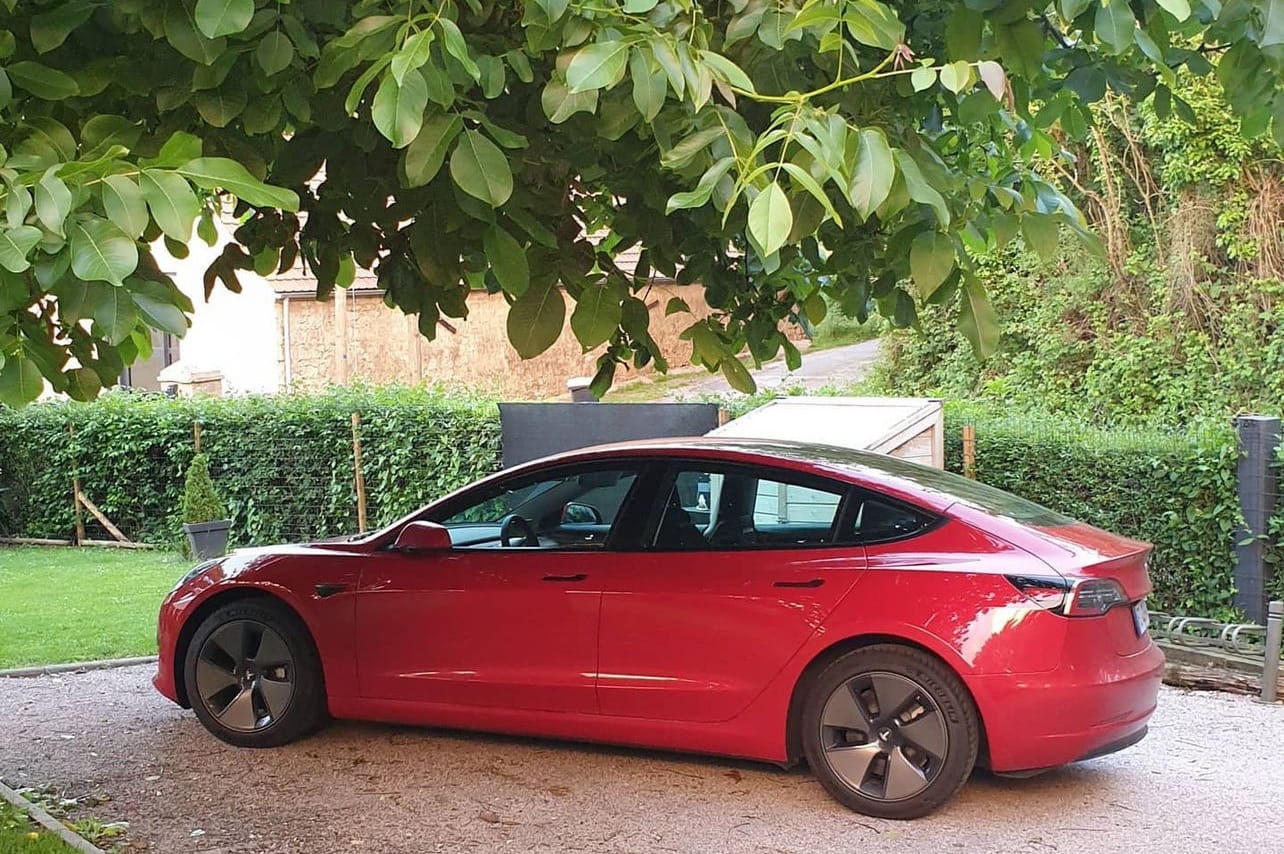 Tesla Model 3 avec GPS