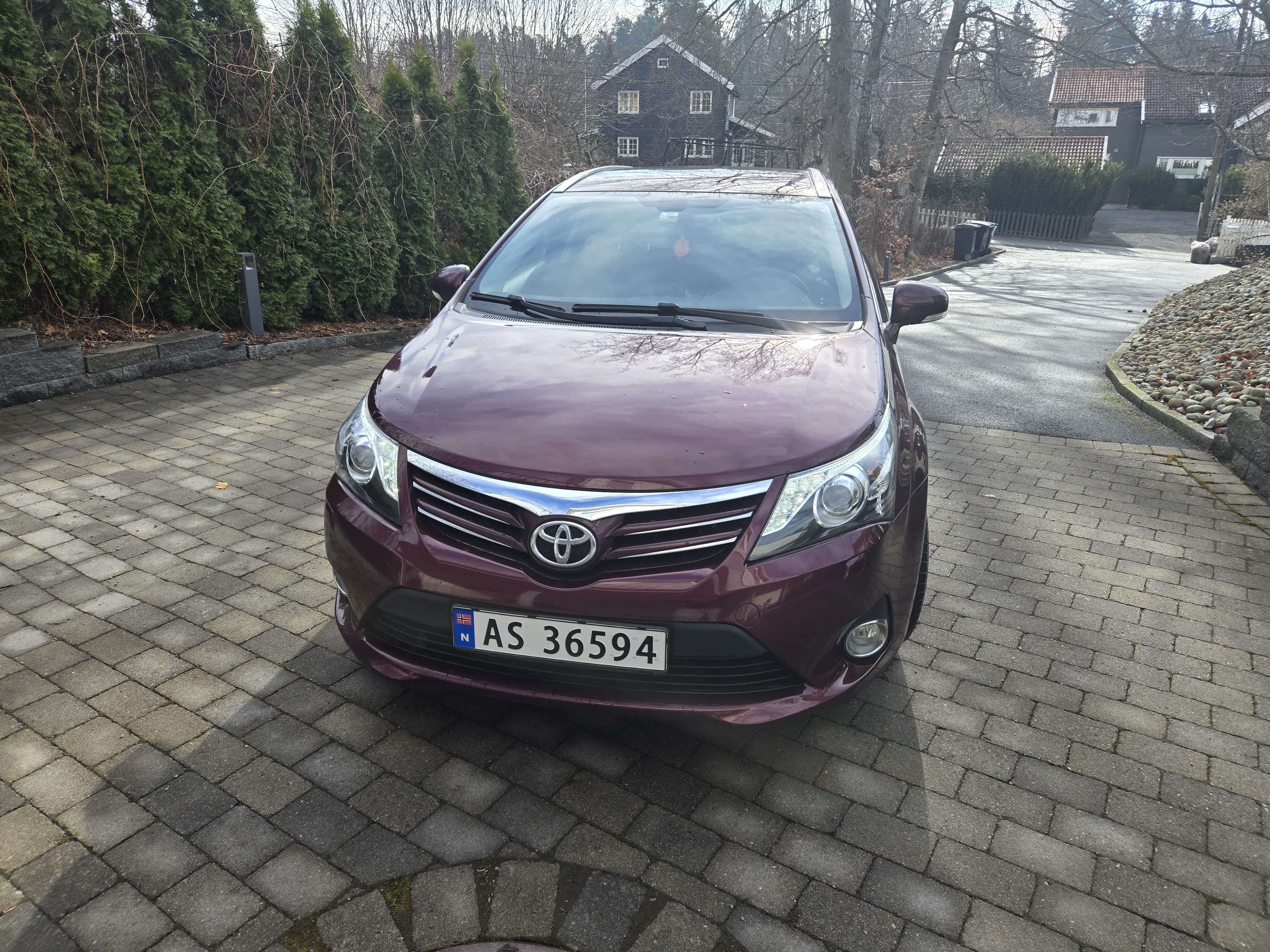 Toyota Avensis med Lydinngang