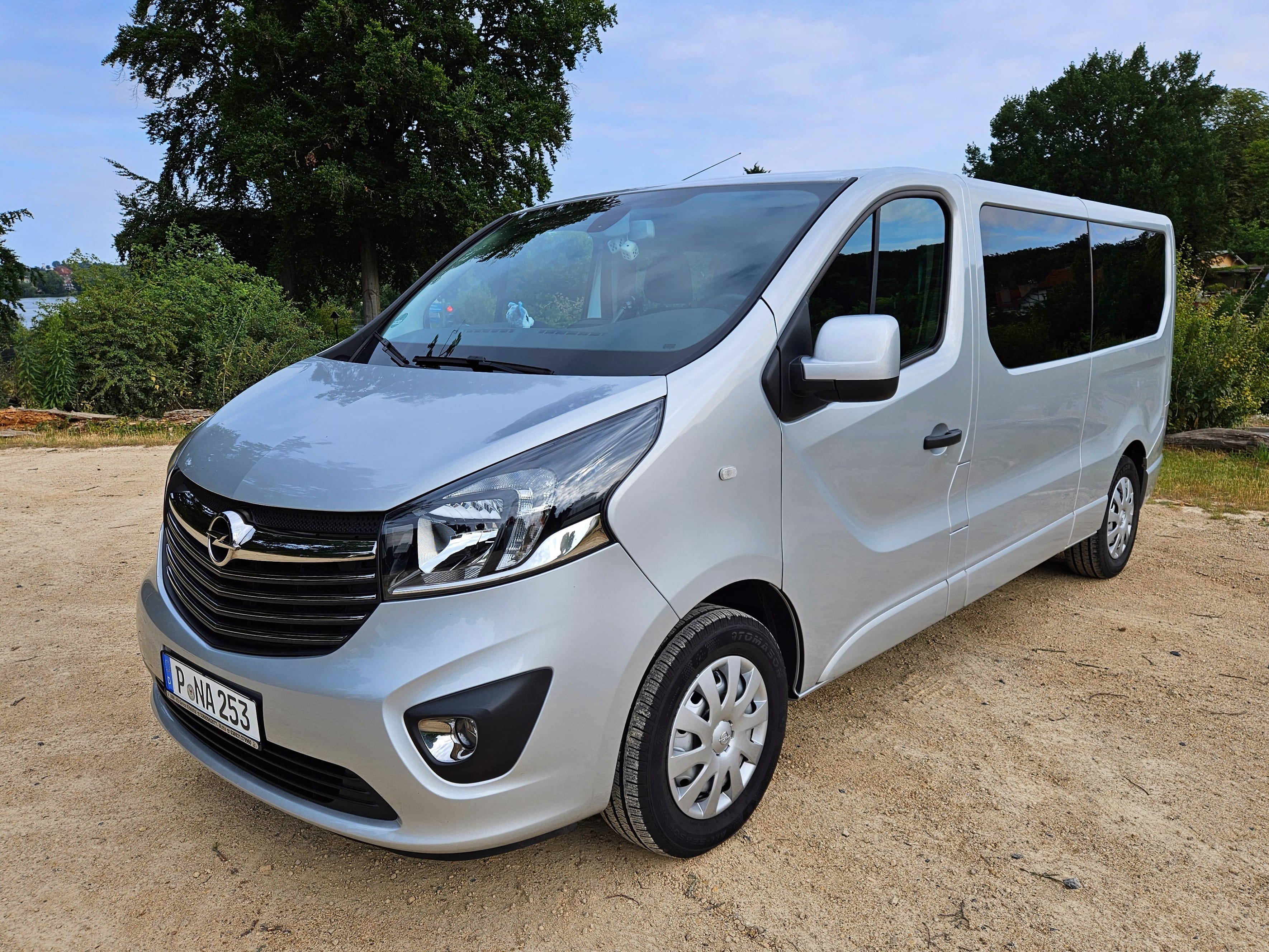 Opel Vivaro, 2016, Diesel, 9 Sitze und mehr
