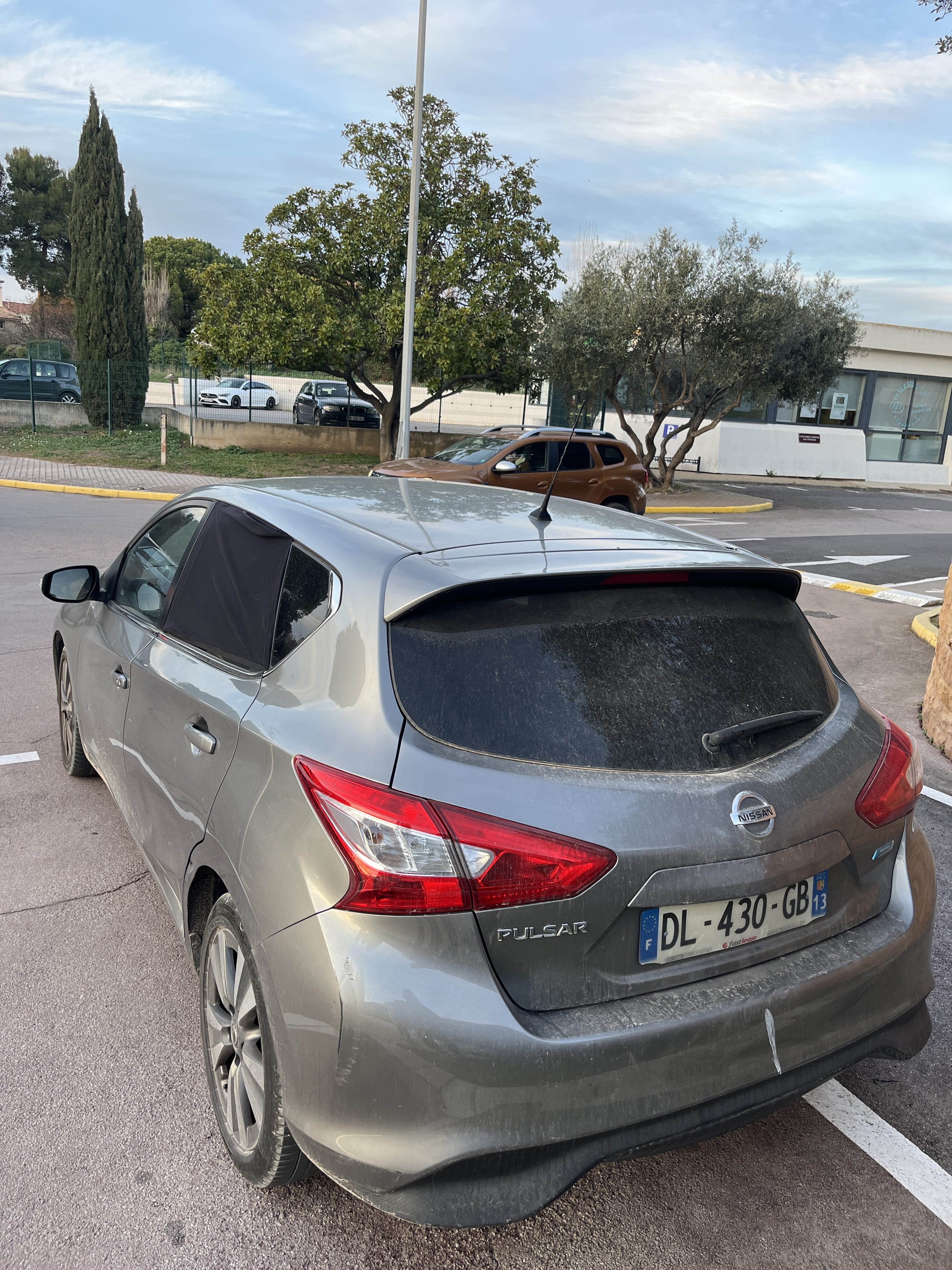 Nissan Pulsar avec Siège bébé