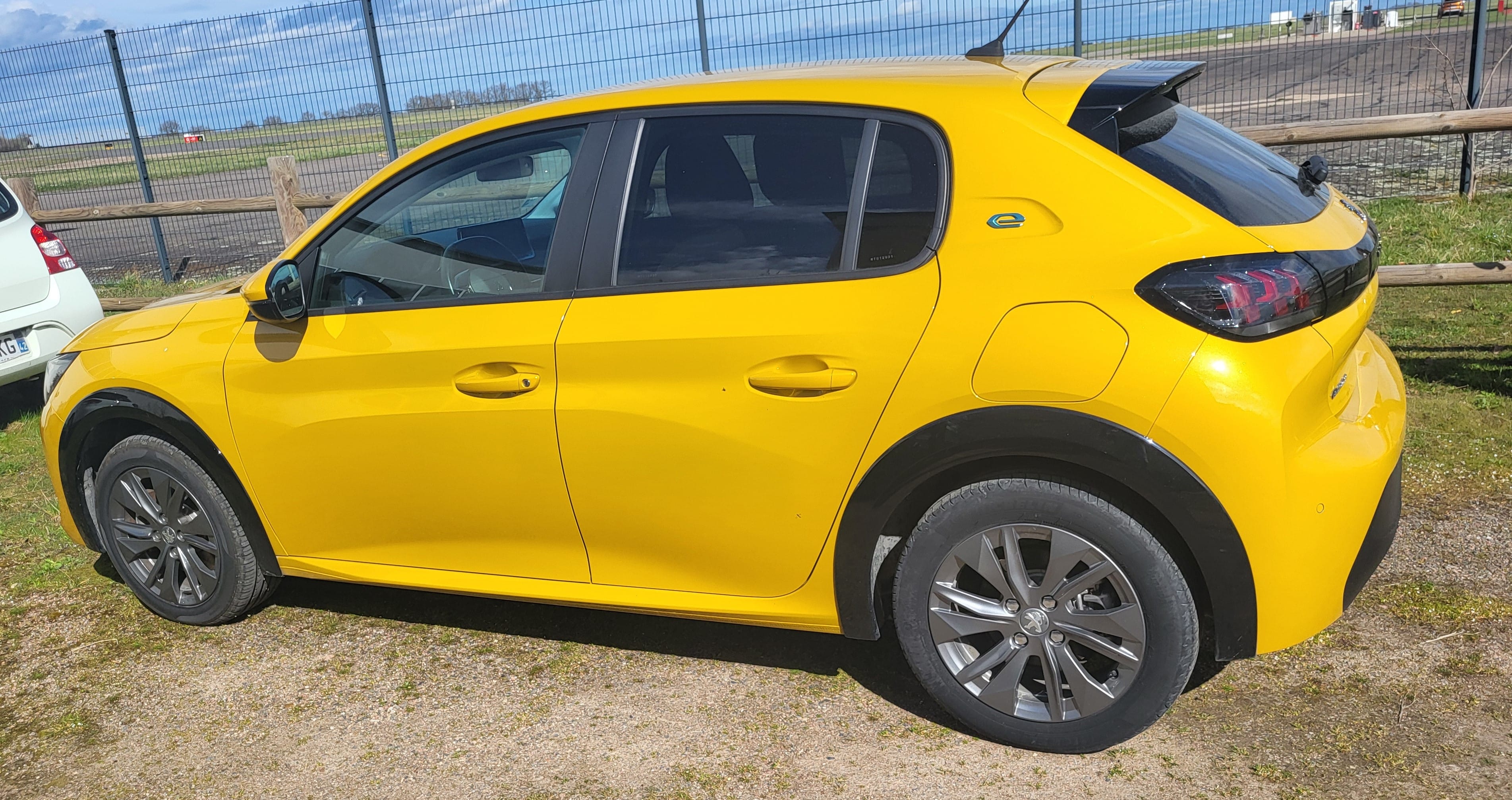 Peugeot e-208 Style, 2021, Électrique, automatique