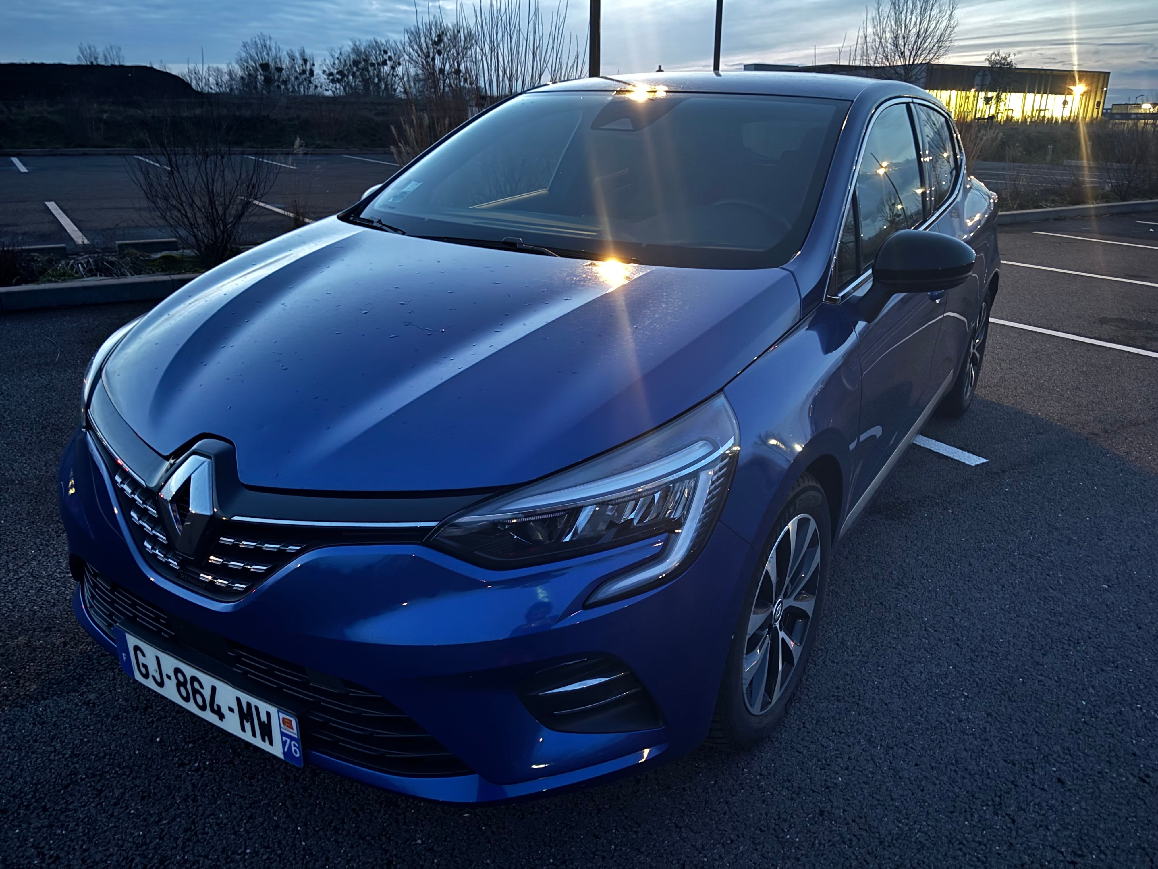 Renault Clio E-tech, 2022, Essence 95 / Électrique (hybride), automatique