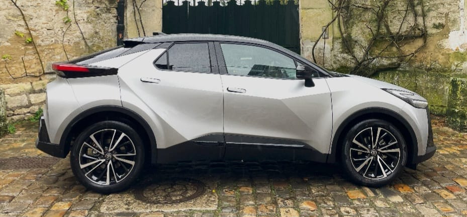Toyota C-HR Hybrid avec Climatisation
