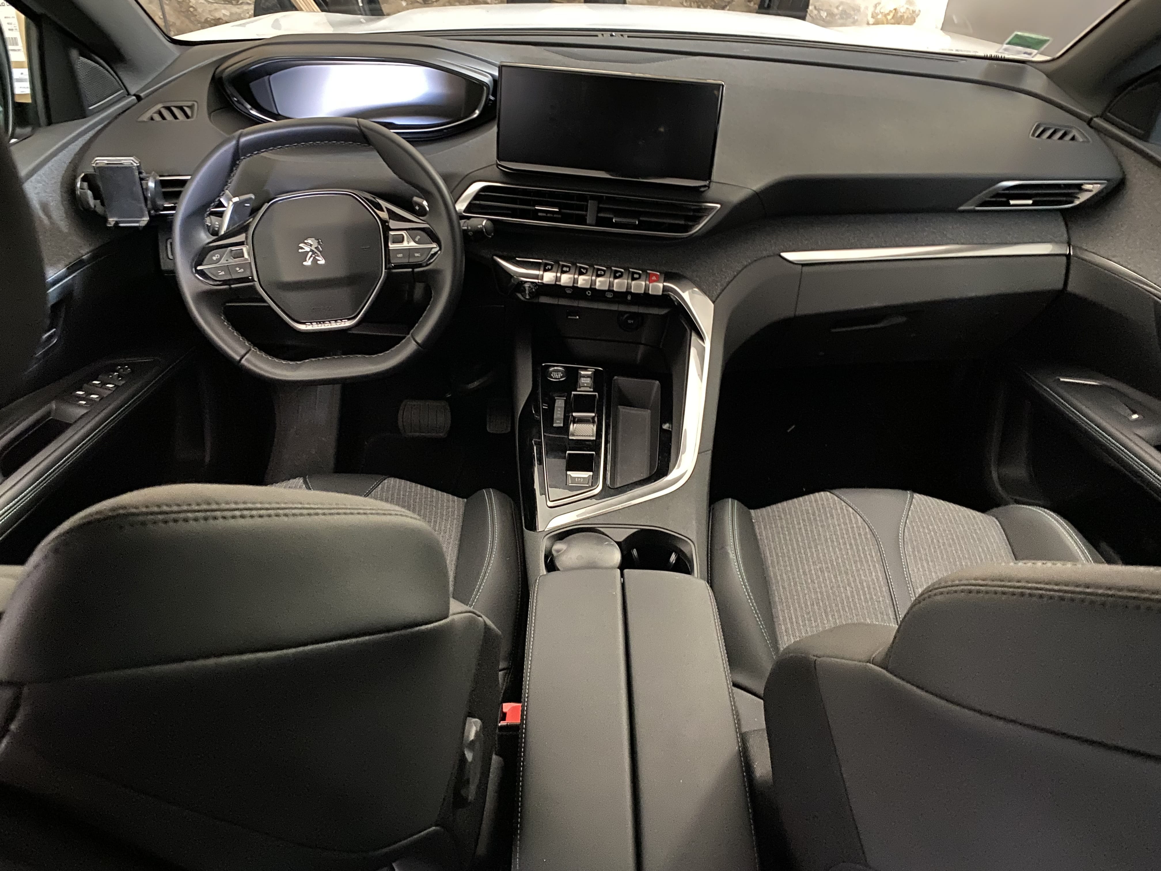 Peugeot 5008 avec GPS