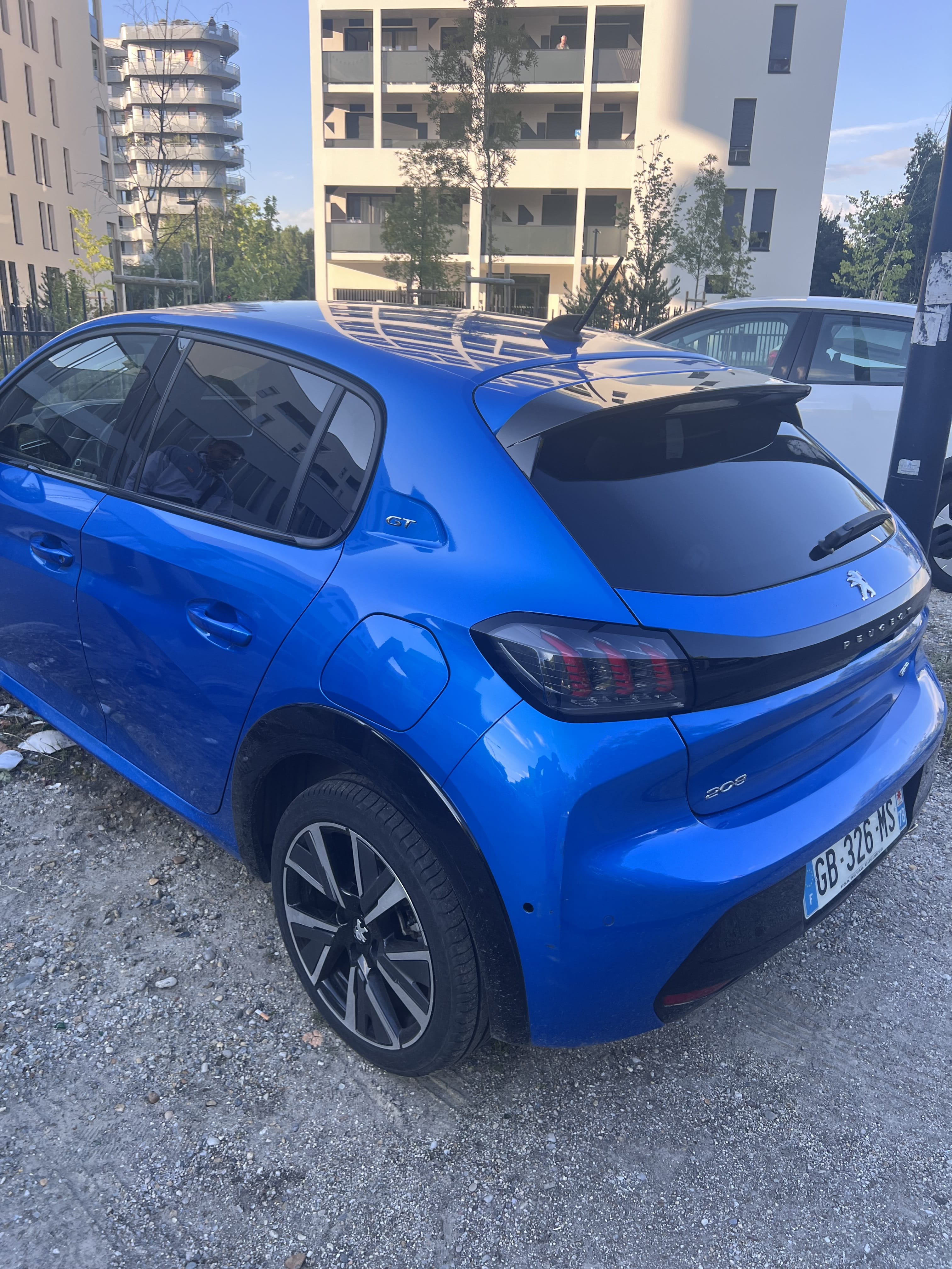 Peugeot 208 GT Line avec GPS