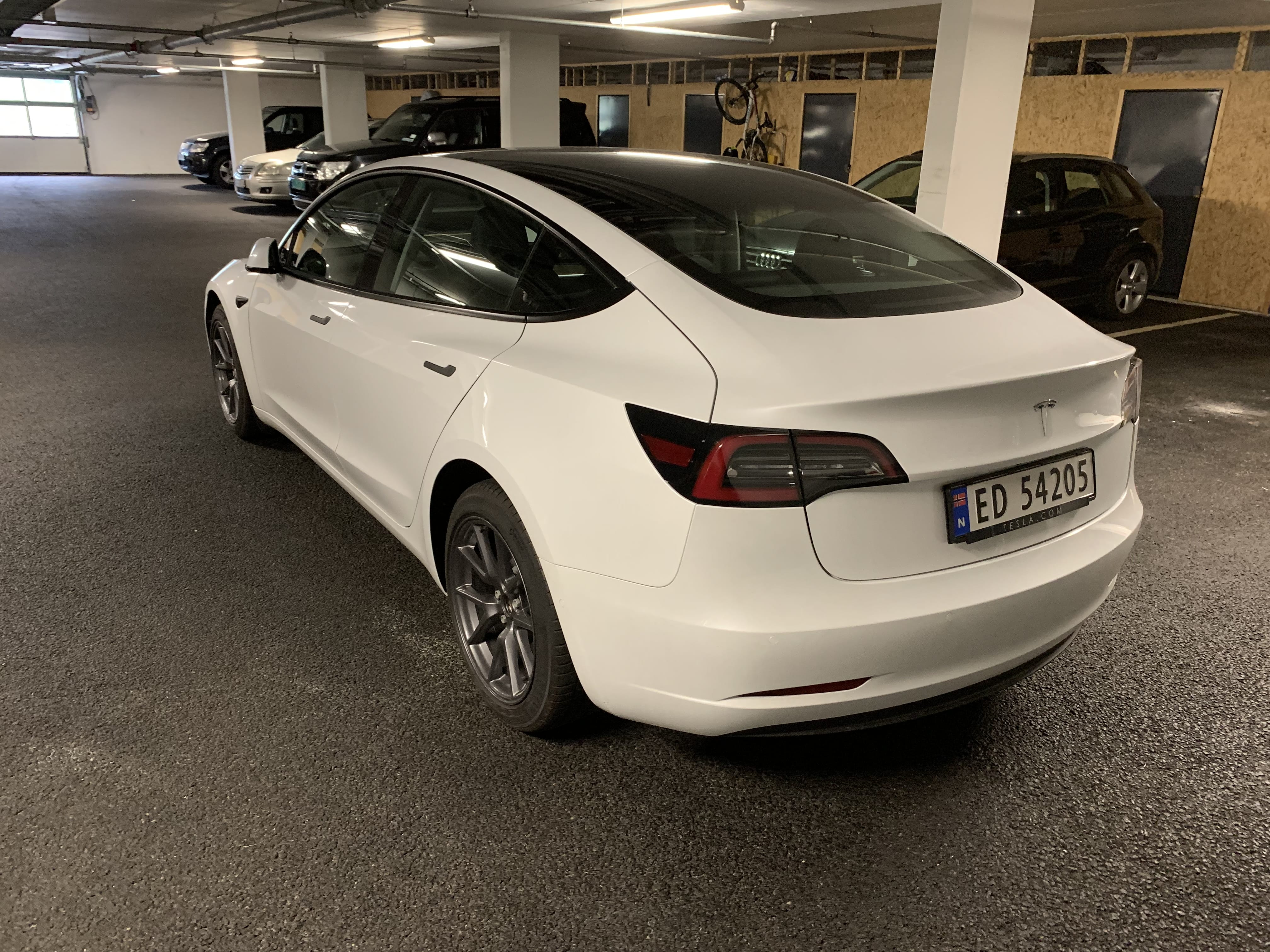 Tesla Model 3 med GPS