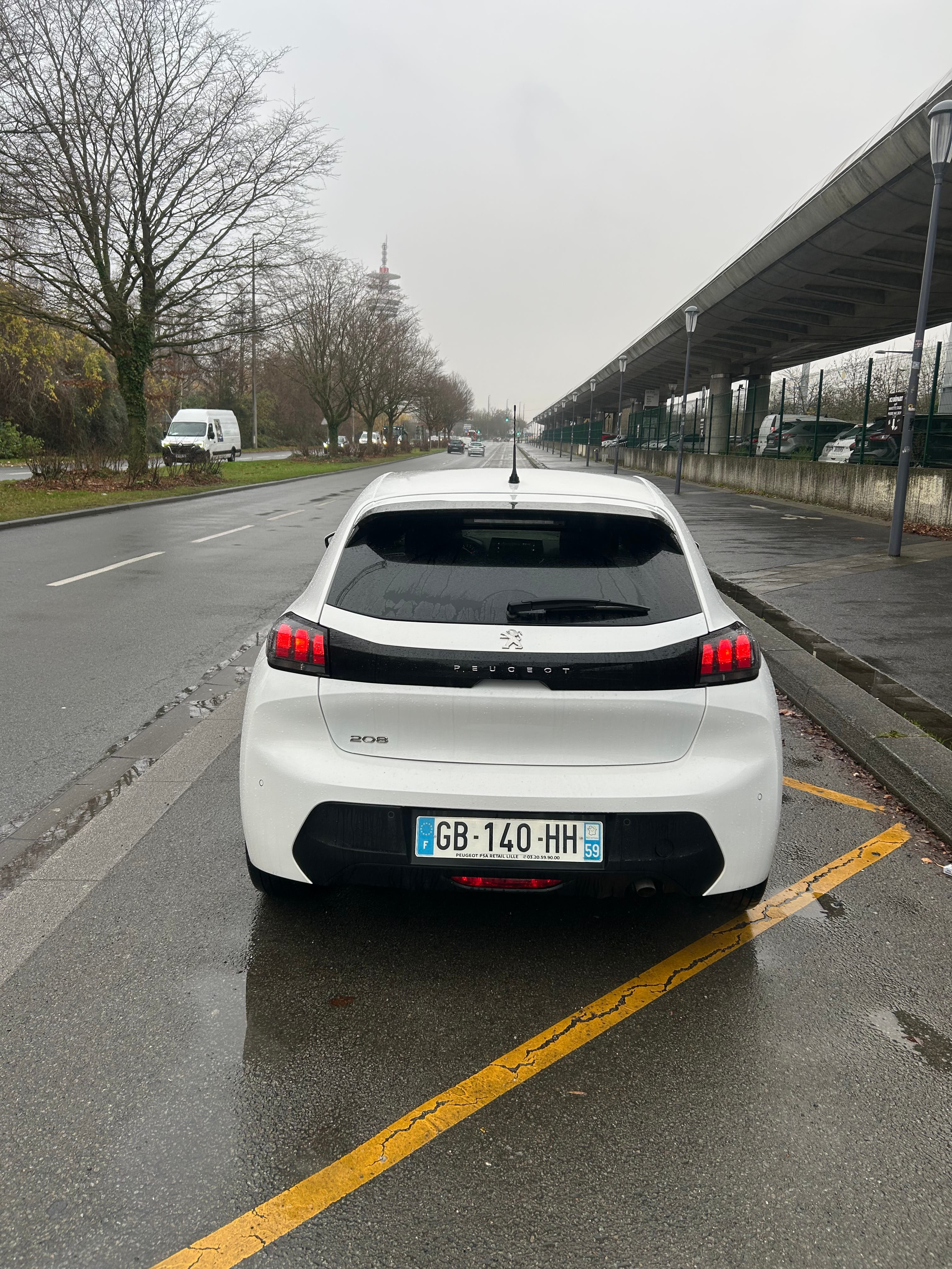 Peugeot 208 avec GPS